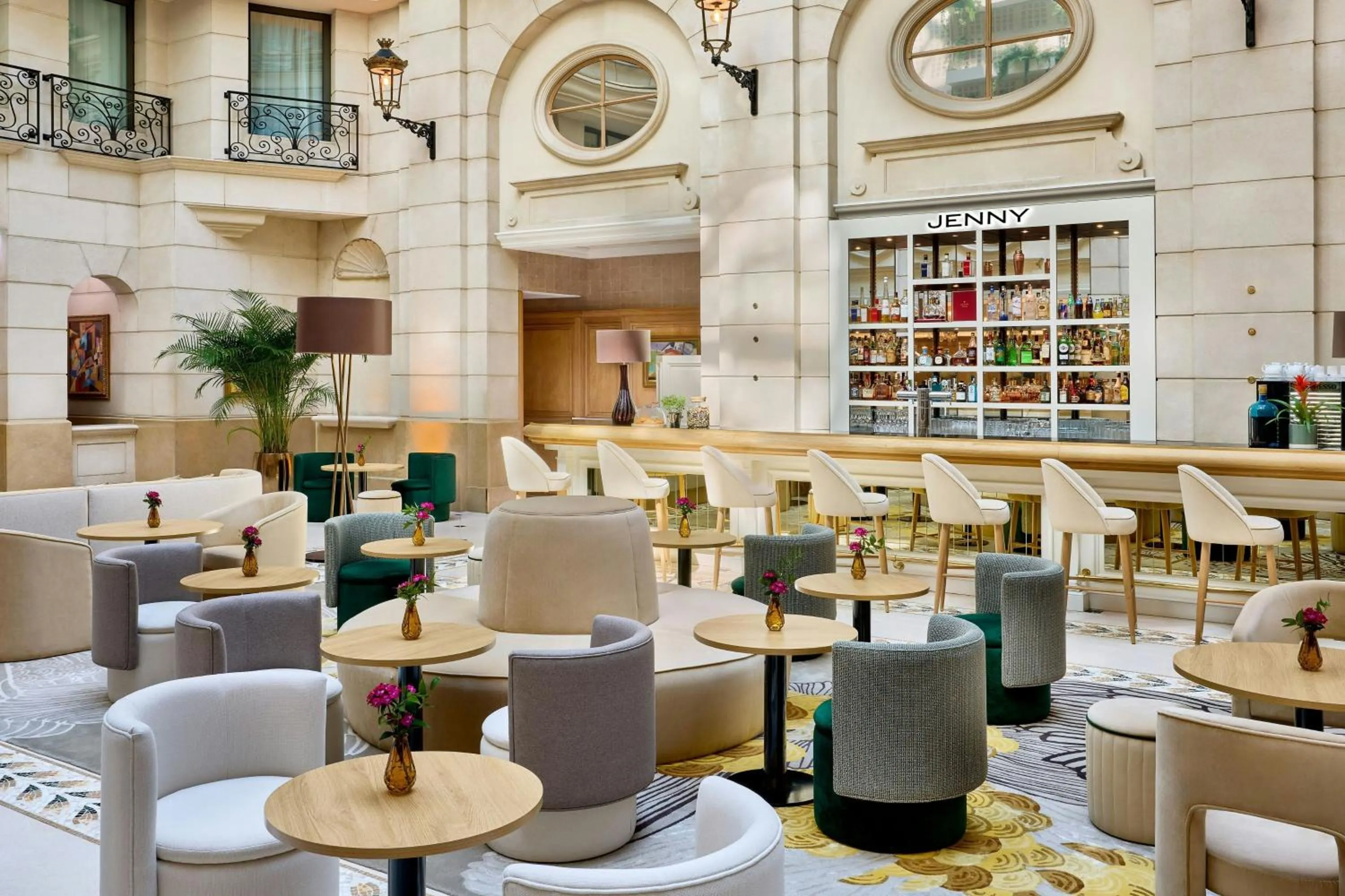 Lounge or bar in Paris Marriott Champs Elysees Hotel