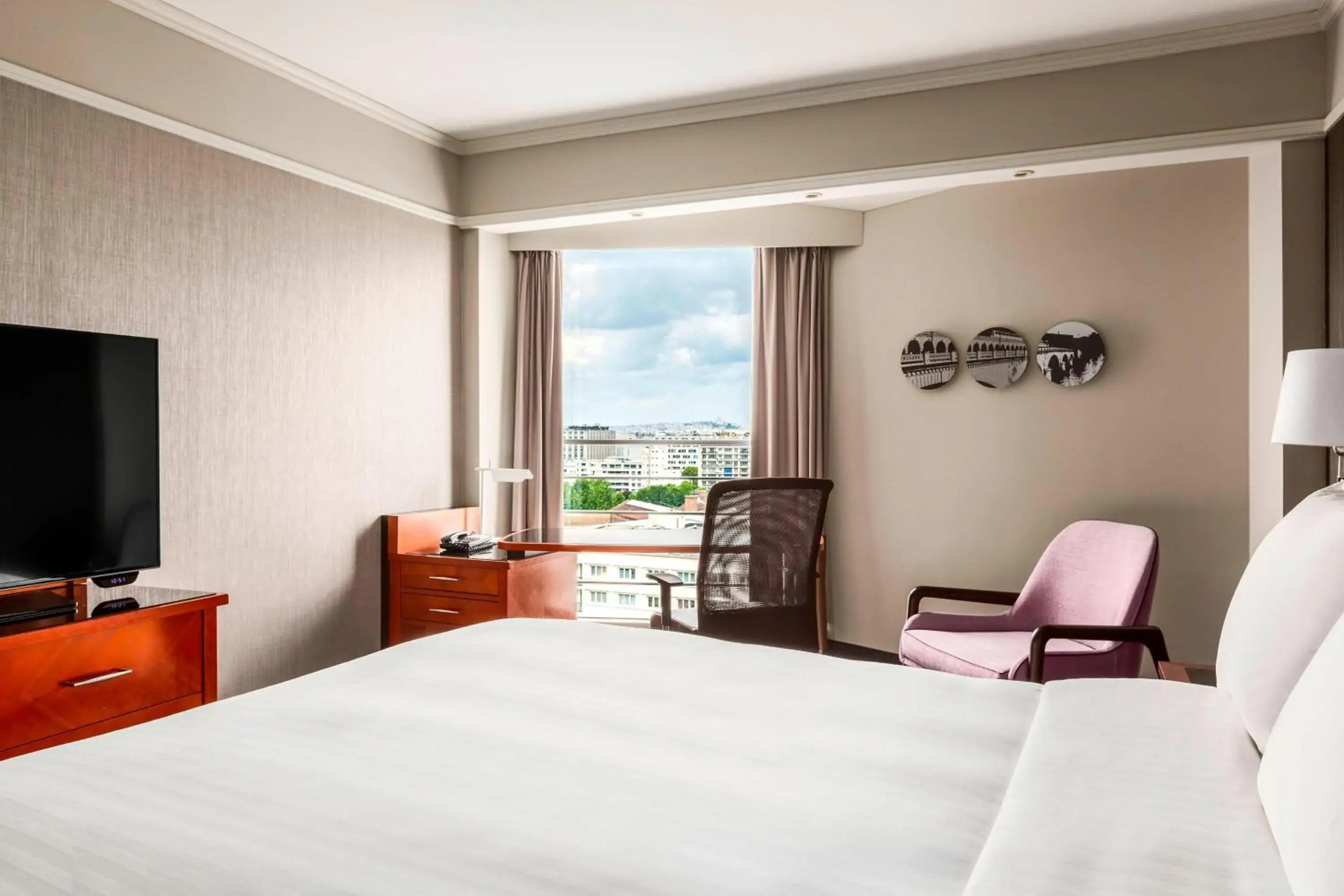 Bedroom in Paris Marriott Rive Gauche Hotel & Conference Center