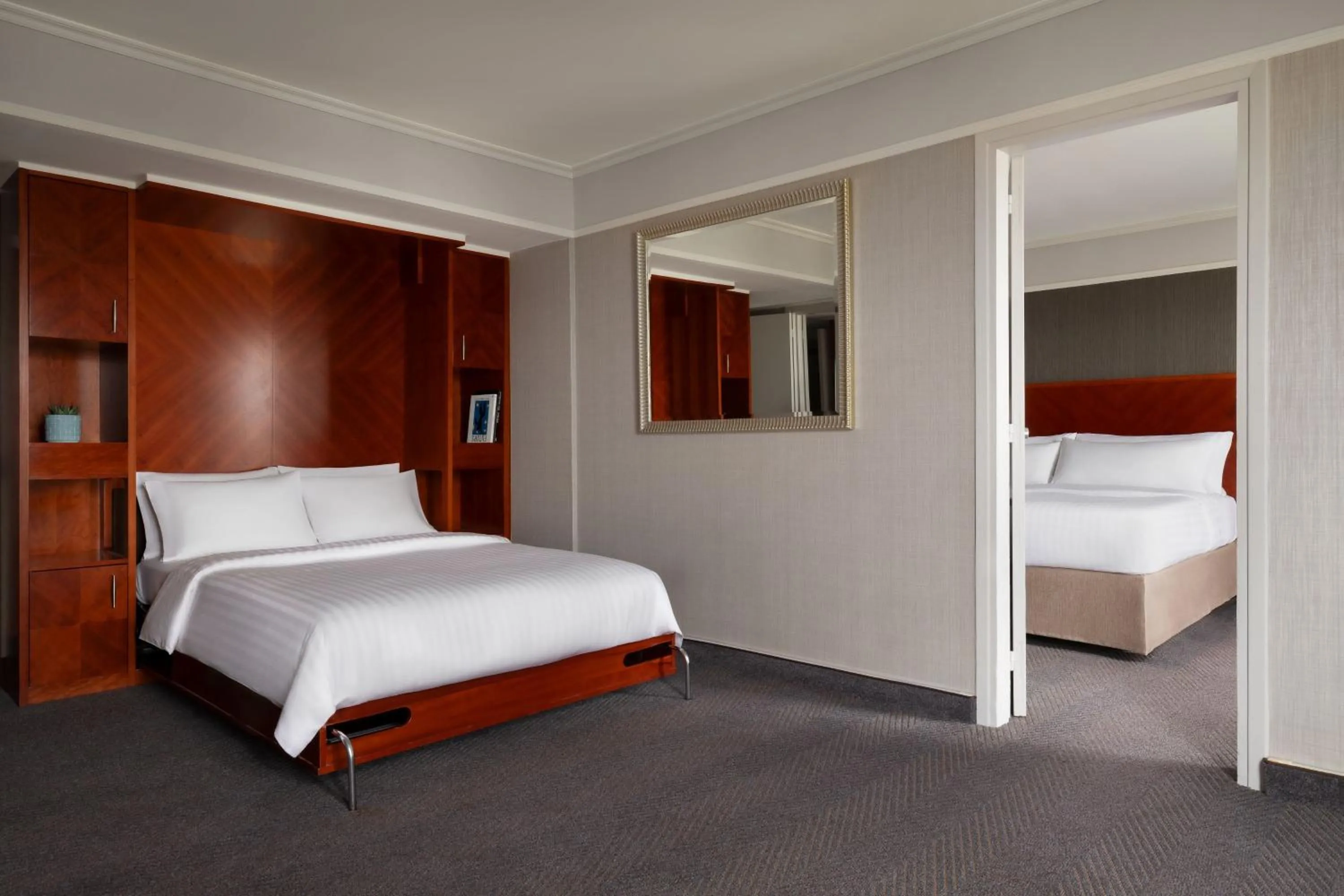 Photo of the whole room, Bed in Paris Marriott Rive Gauche Hotel & Conference Center