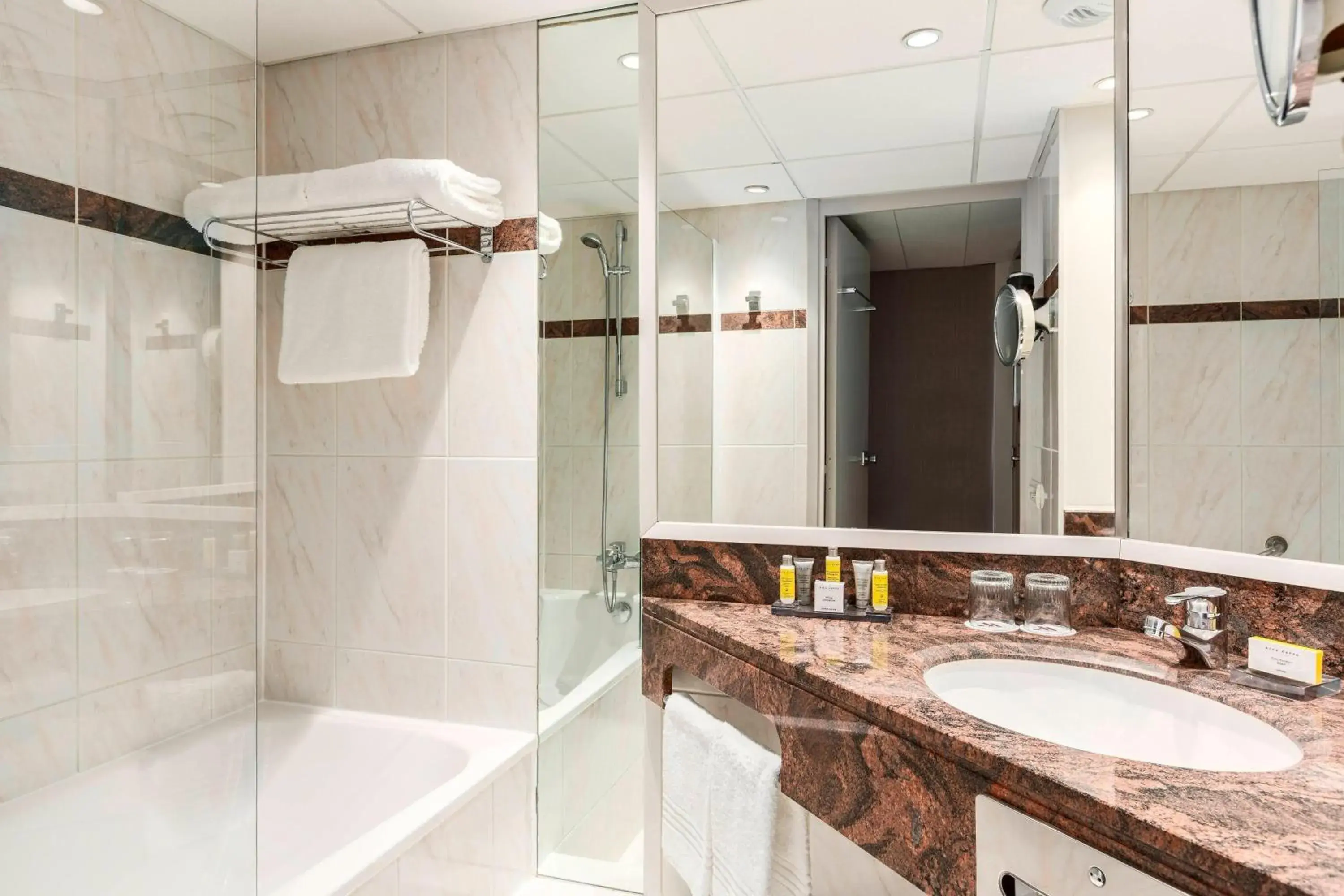 Bathroom in Paris Marriott Rive Gauche Hotel & Conference Center