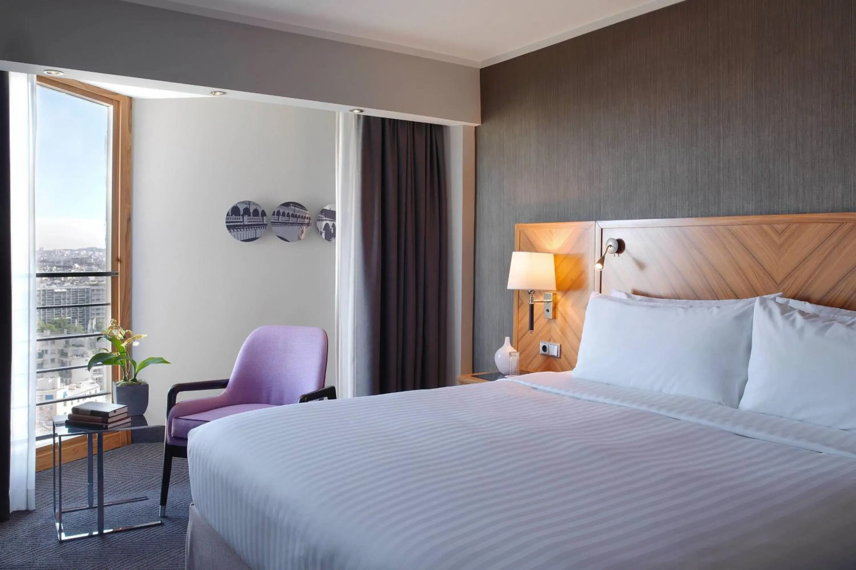 Bedroom, Bed in Paris Marriott Rive Gauche Hotel & Conference Center