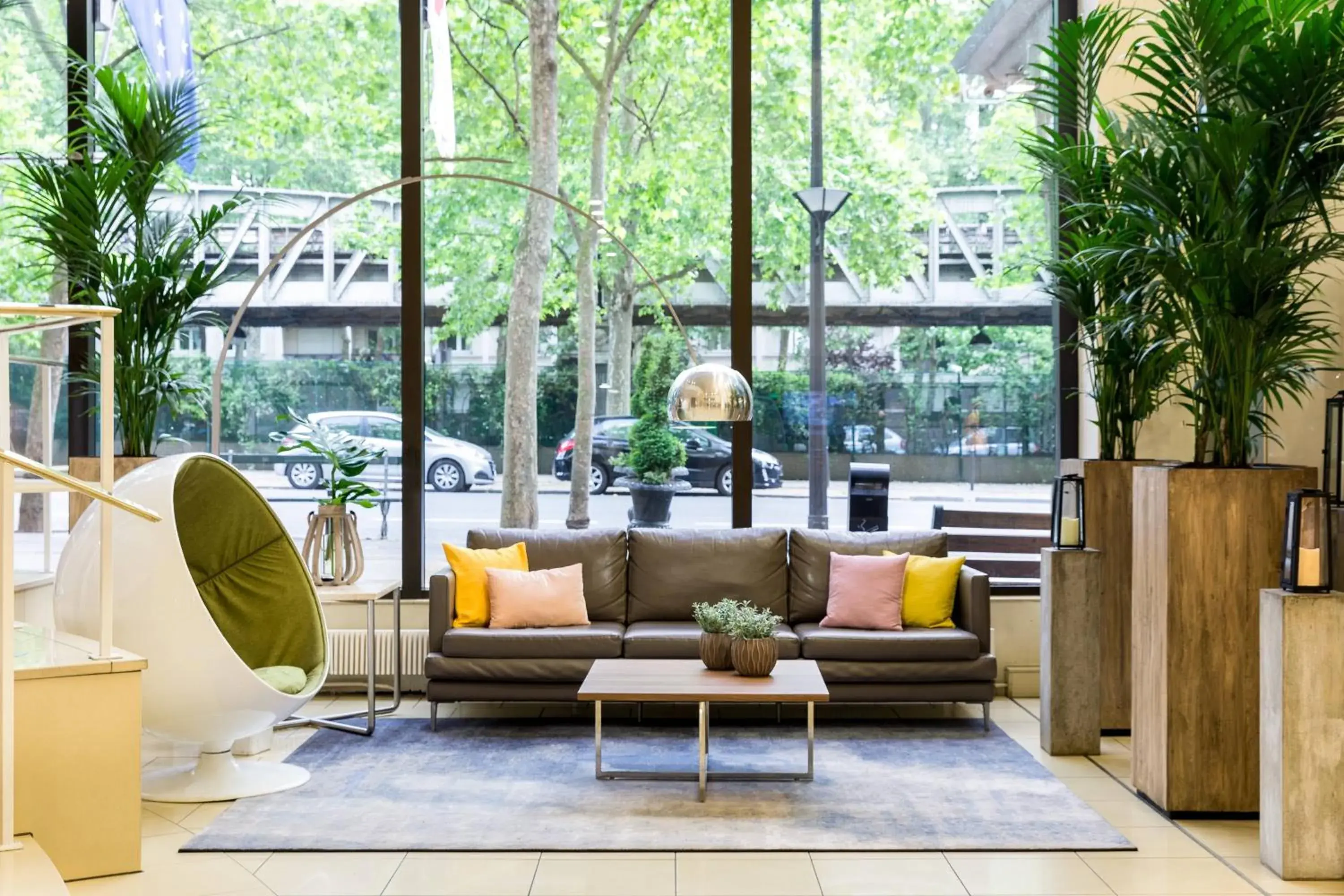 Lobby or reception in Paris Marriott Rive Gauche Hotel & Conference Center