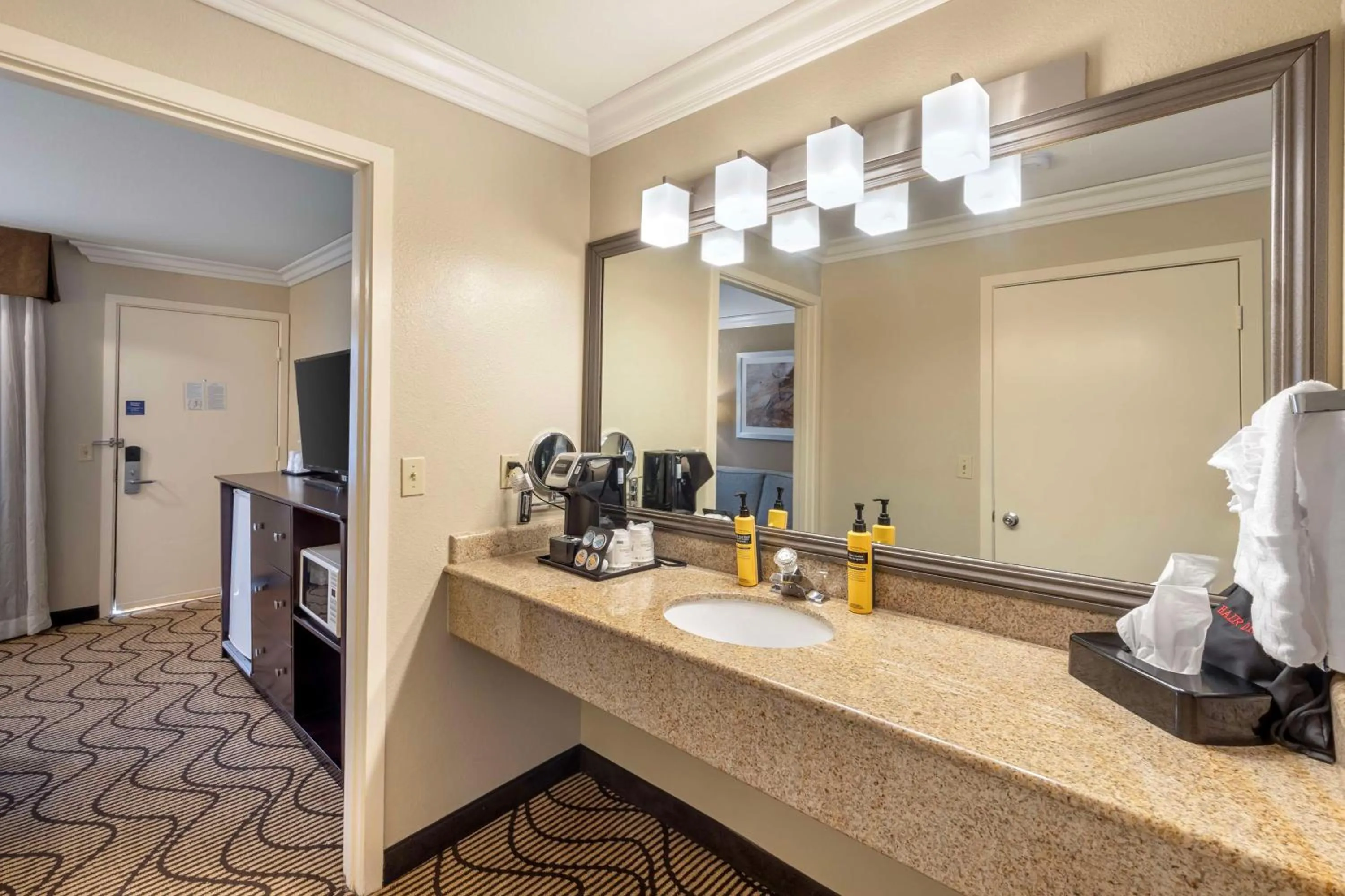 Bathroom in Best Western Plus Orchid Hotel & Suites