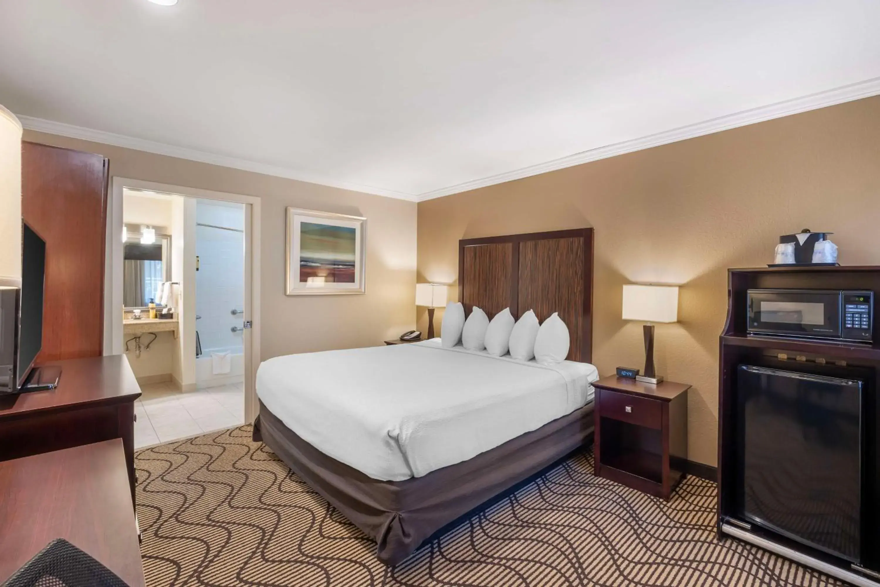 Bedroom, Bed in Best Western Plus Orchid Hotel & Suites Bedroom, Bed in Best Western Plus Orchid Hotel & Suites