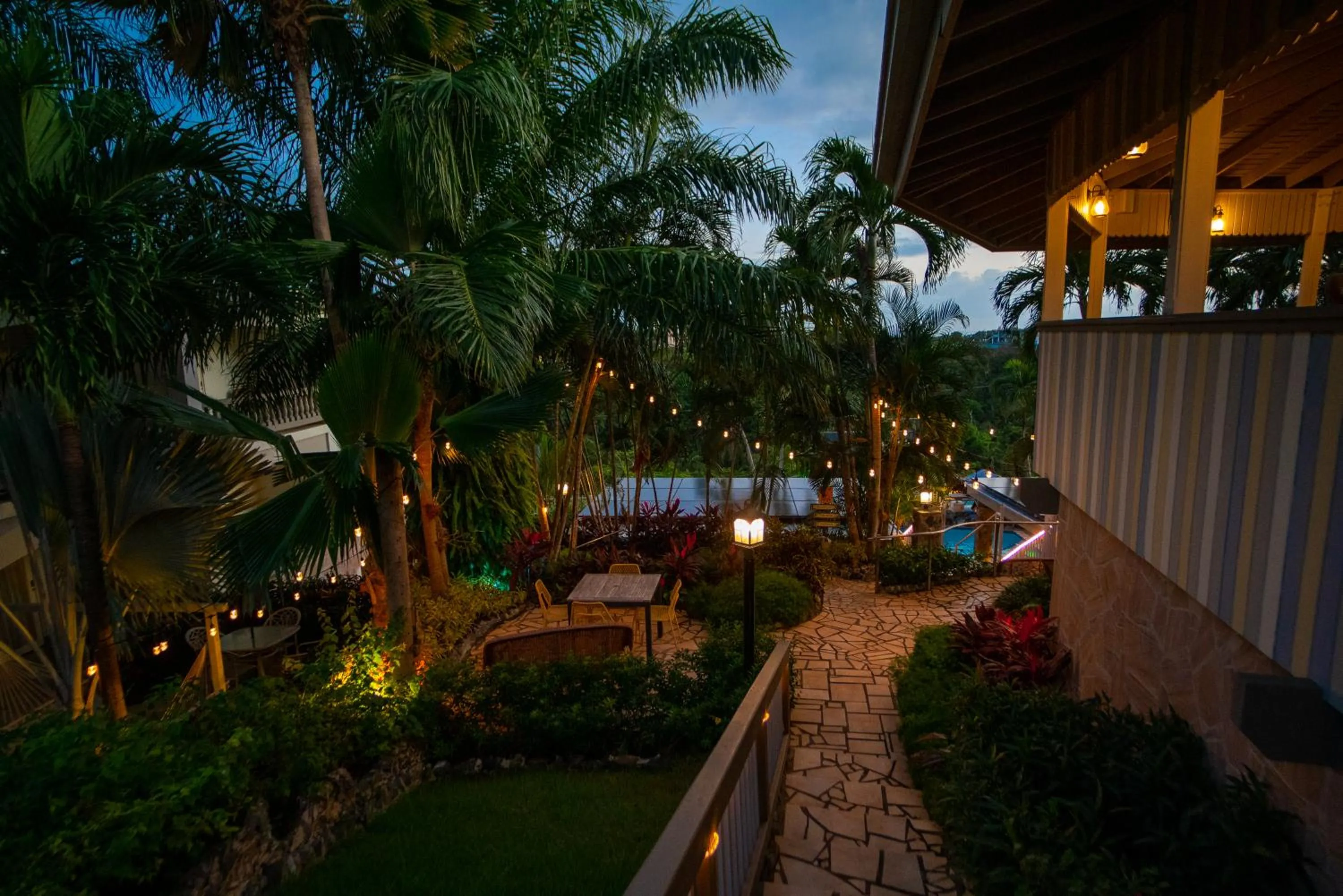 Patio in Lazy Parrot Inn