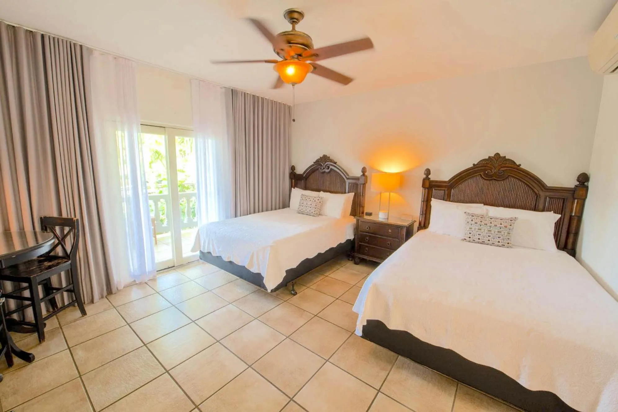 Bed in Lazy Parrot Inn