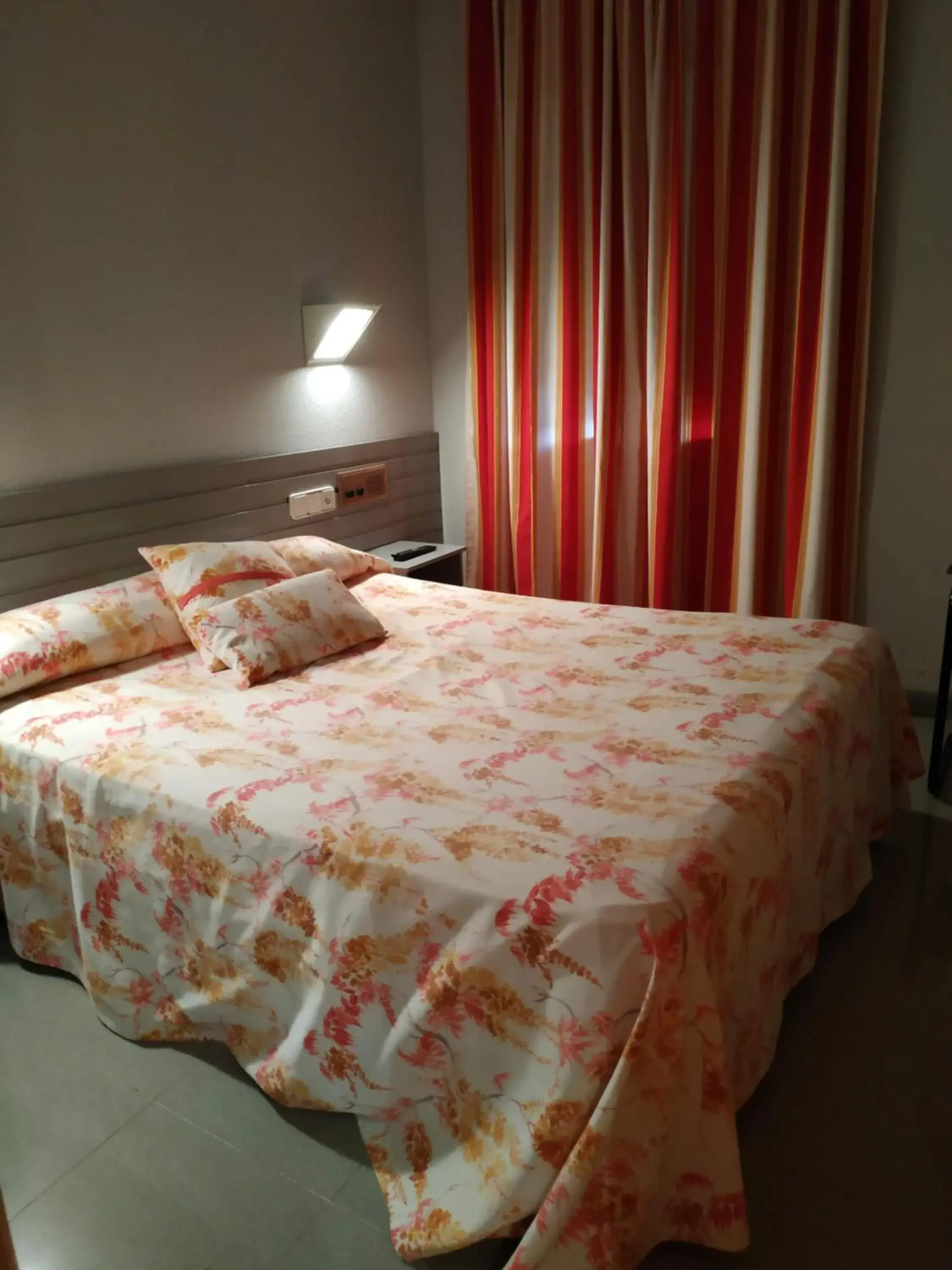 Double Room - single occupancy in Hotel Fidalgo Double Room - single occupancy in Hotel Fidalgo