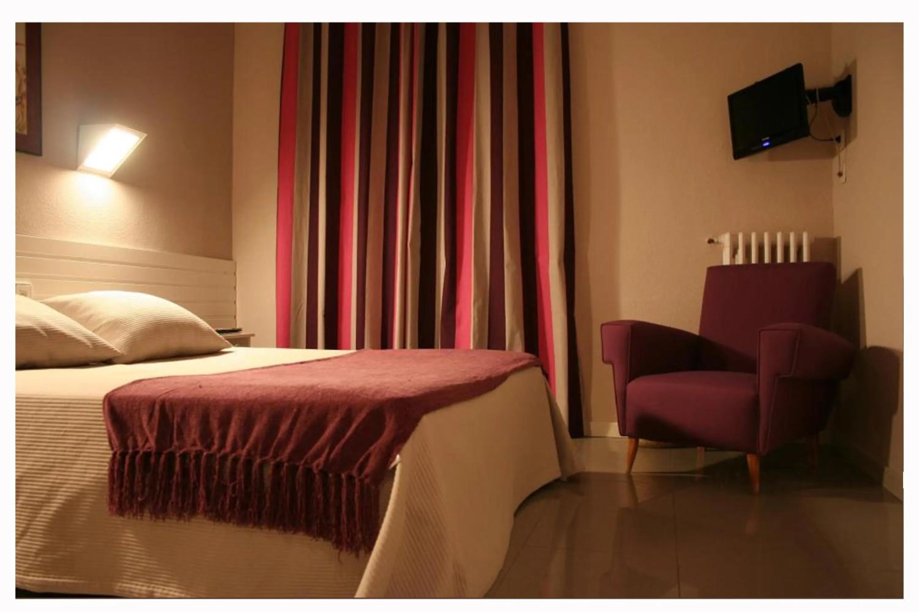 Double Room - single occupancy in Hotel Fidalgo