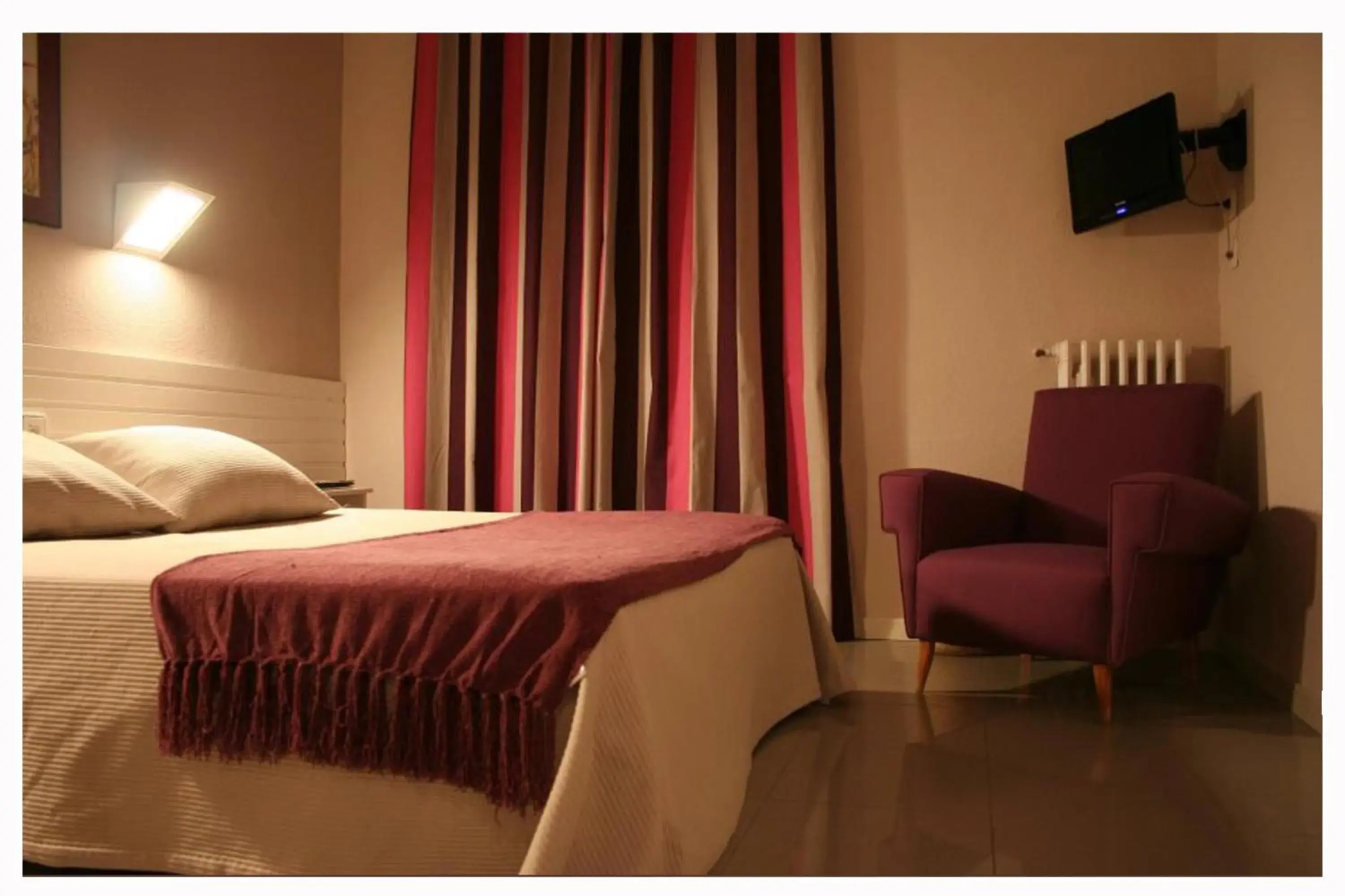 Double Room - single occupancy in Hotel Fidalgo Double Room - single occupancy in Hotel Fidalgo