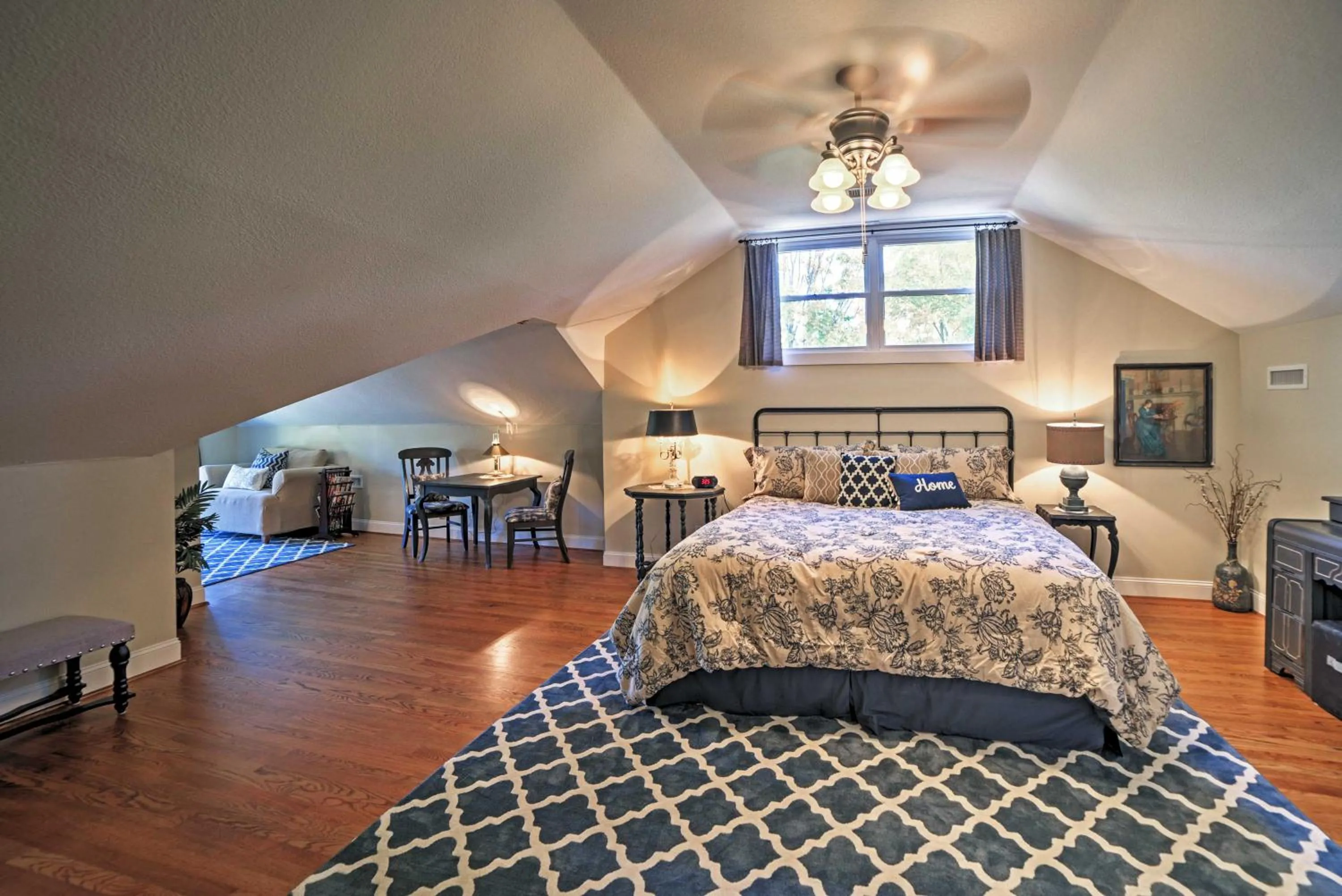 Bed in Spacious and Stunning Cleveland Getaway on 1 Acre