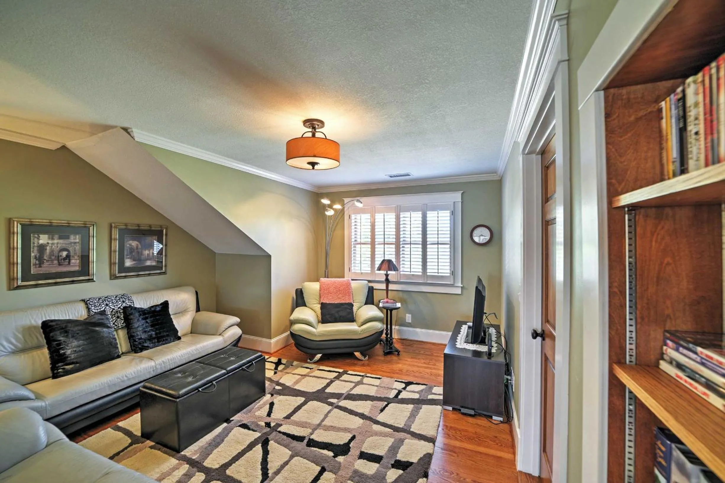 Spacious and Stunning Cleveland Getaway on 1 Acre