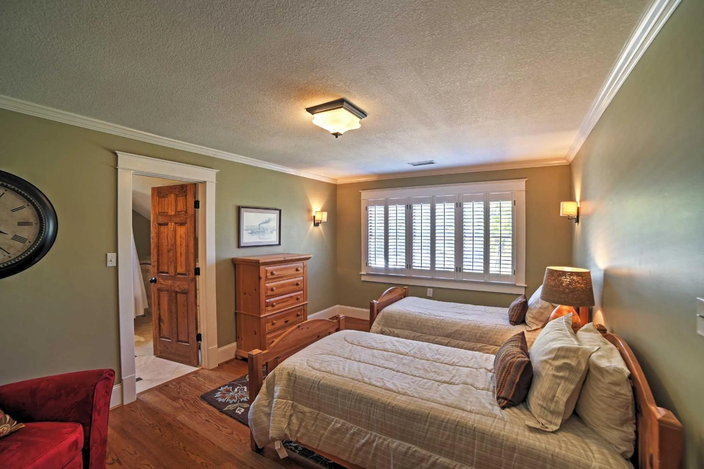 Bed in Spacious and Stunning Cleveland Getaway on 1 Acre