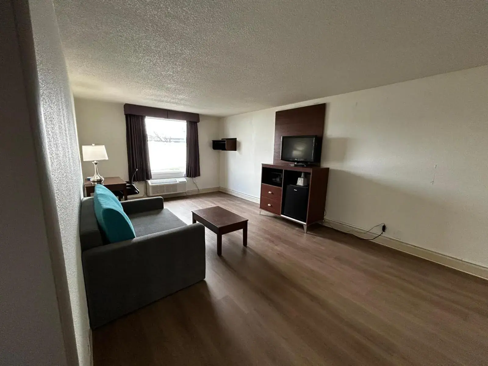 Seating Area in Econo Lodge Inn & Suites