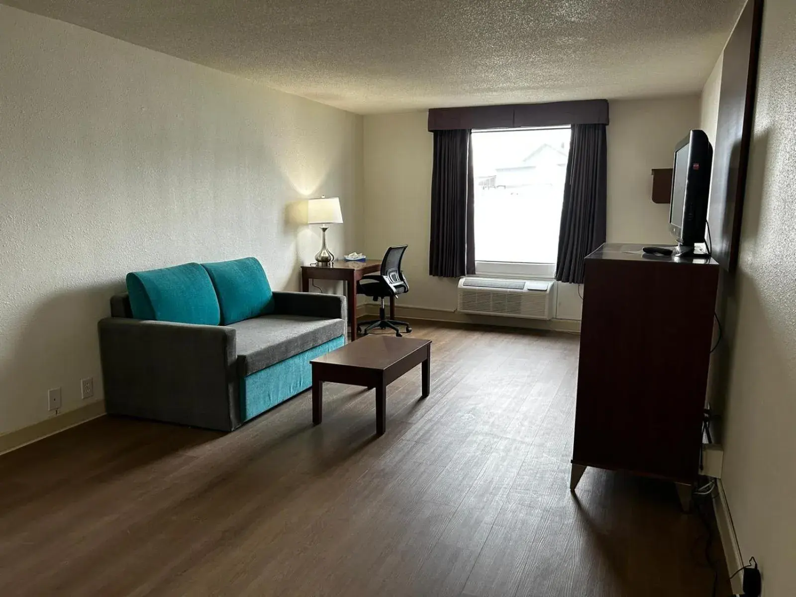 Seating Area in Econo Lodge Inn & Suites