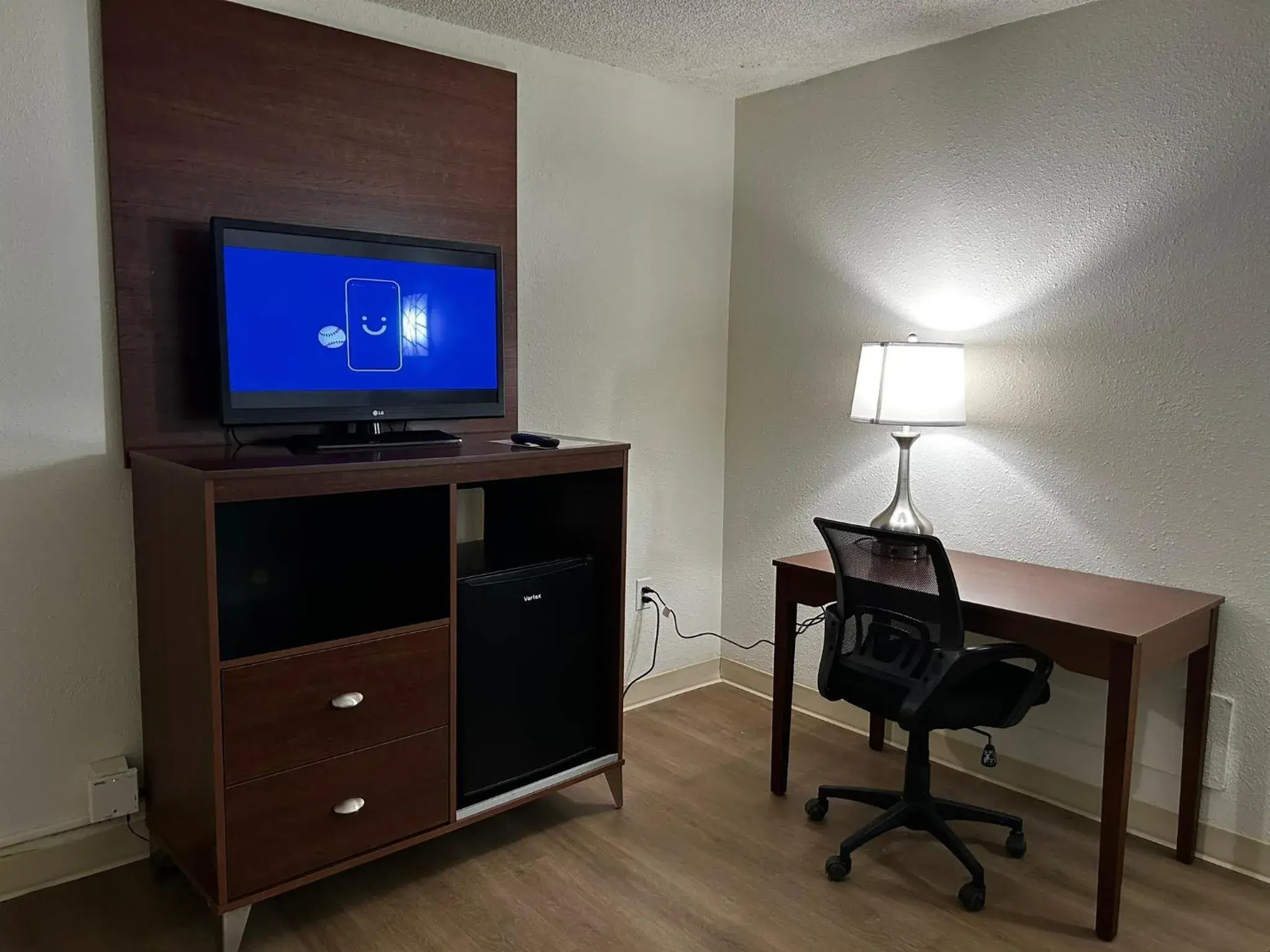 TV and multimedia, TV/Entertainment Center in Econo Lodge Inn & Suites