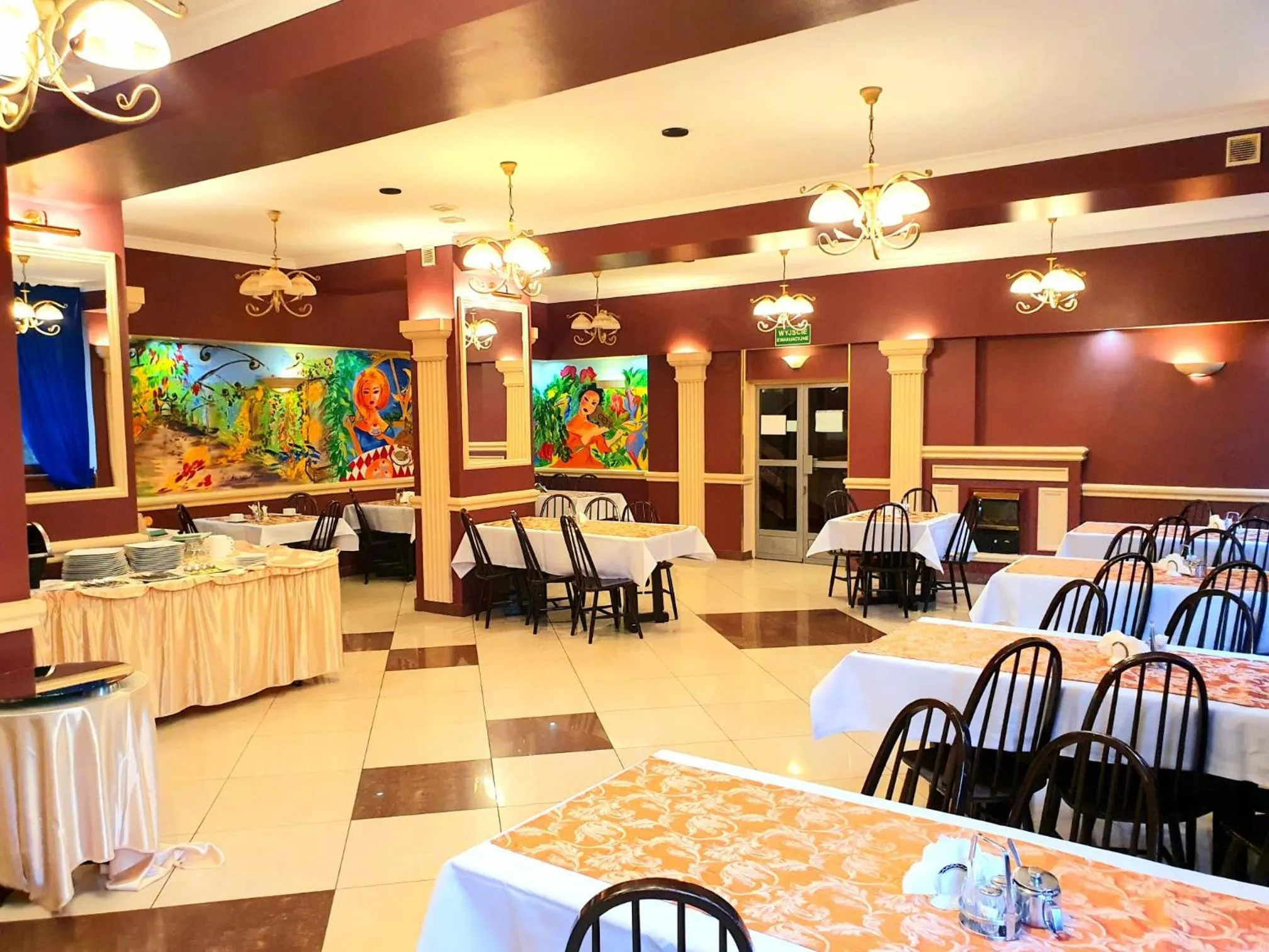 Restaurant/places to eat in Rezydencja Izabella