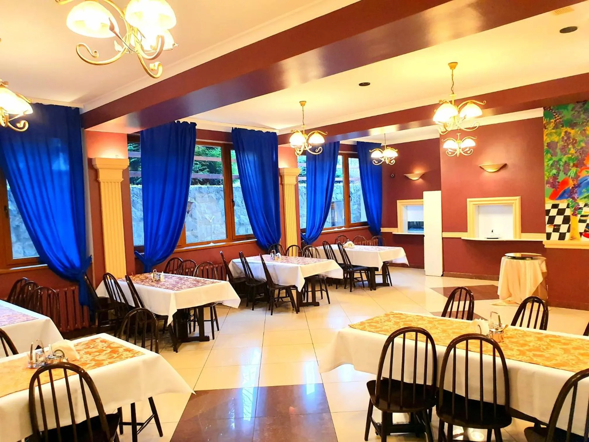 Restaurant/places to eat in Rezydencja Izabella