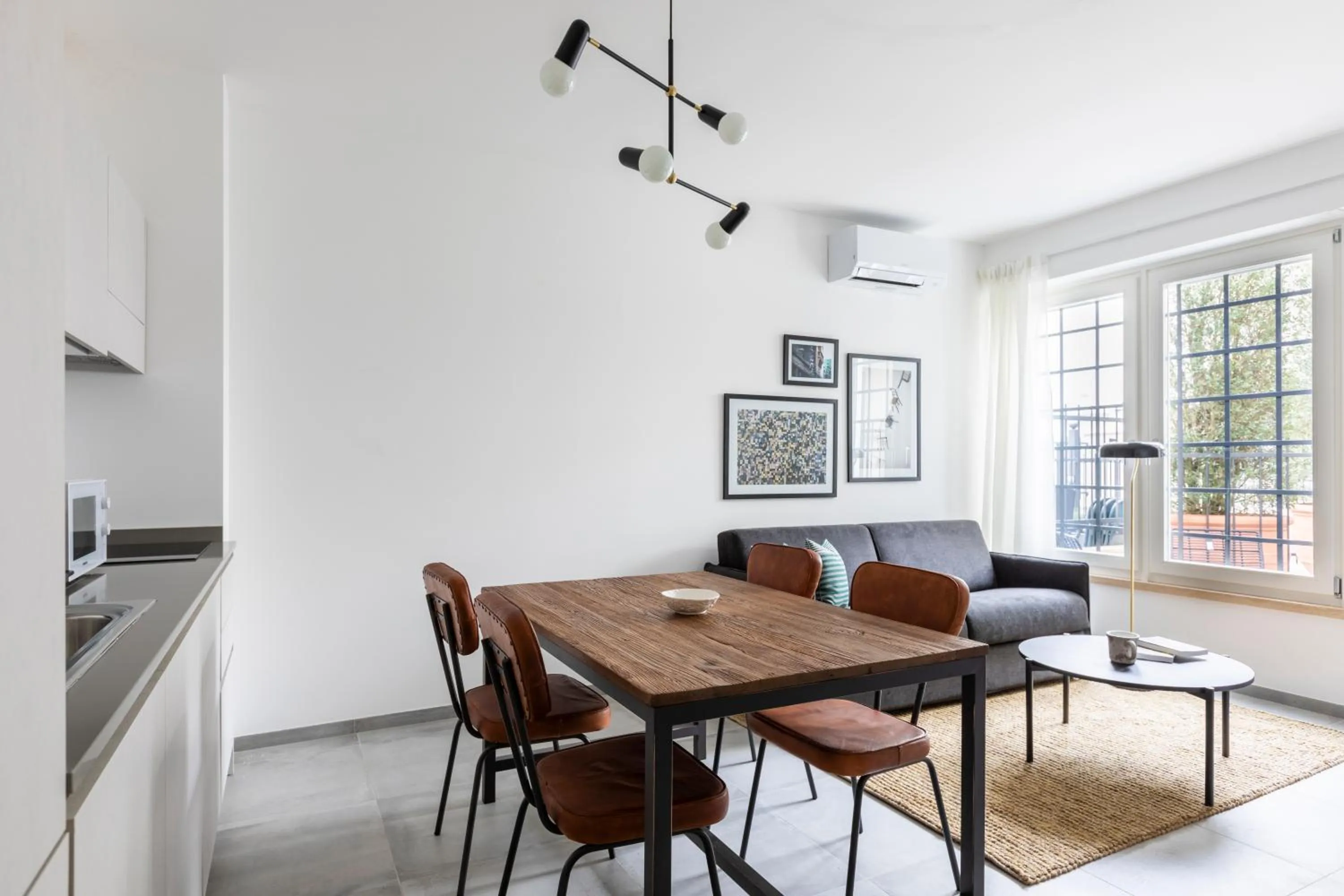 Two-Bedroom Apartment with Terrace in Bob W Rome San Lorenzo