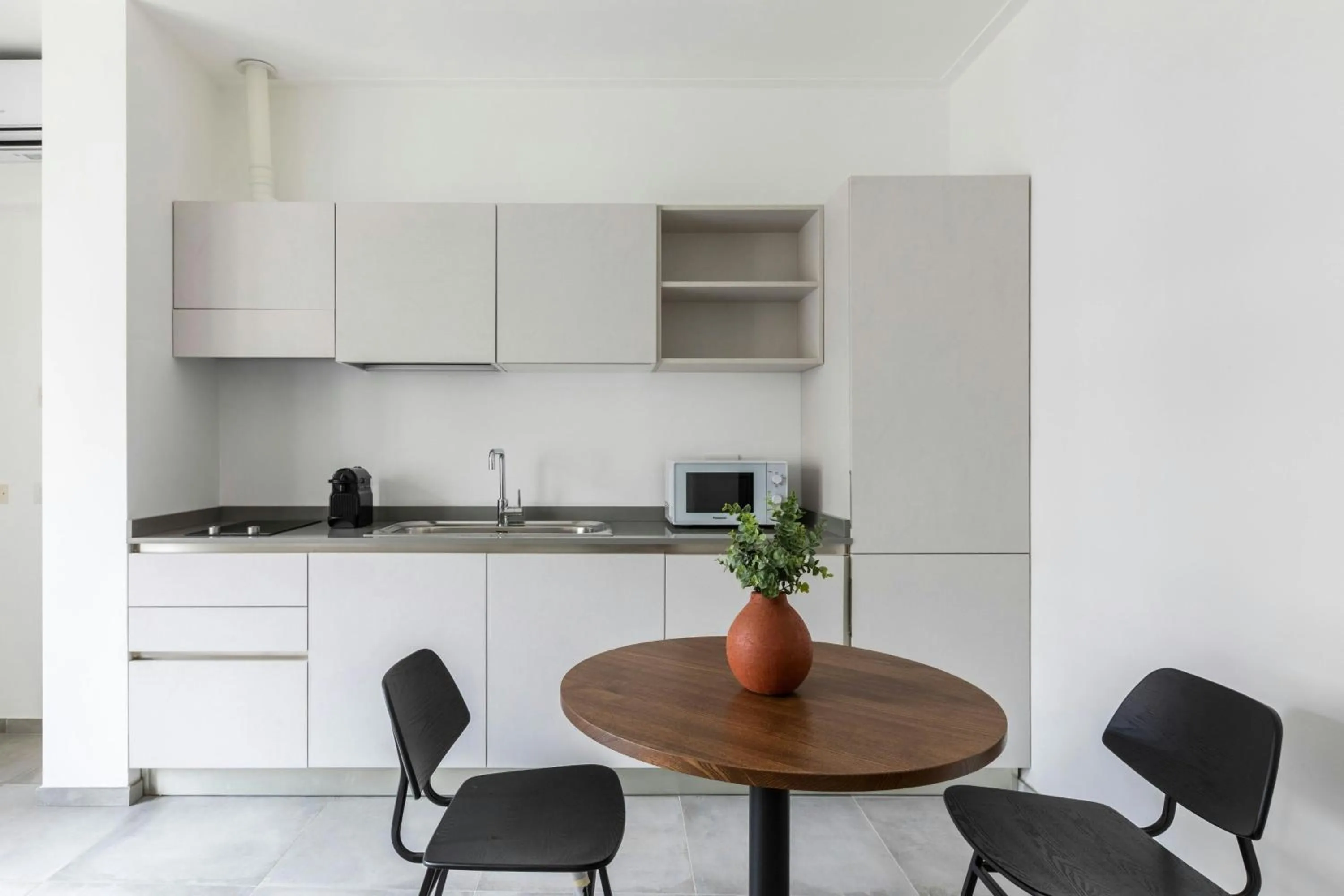 Kitchen or kitchenette in Sonder by Marriott Bonvoy San Lorenzo Apartments