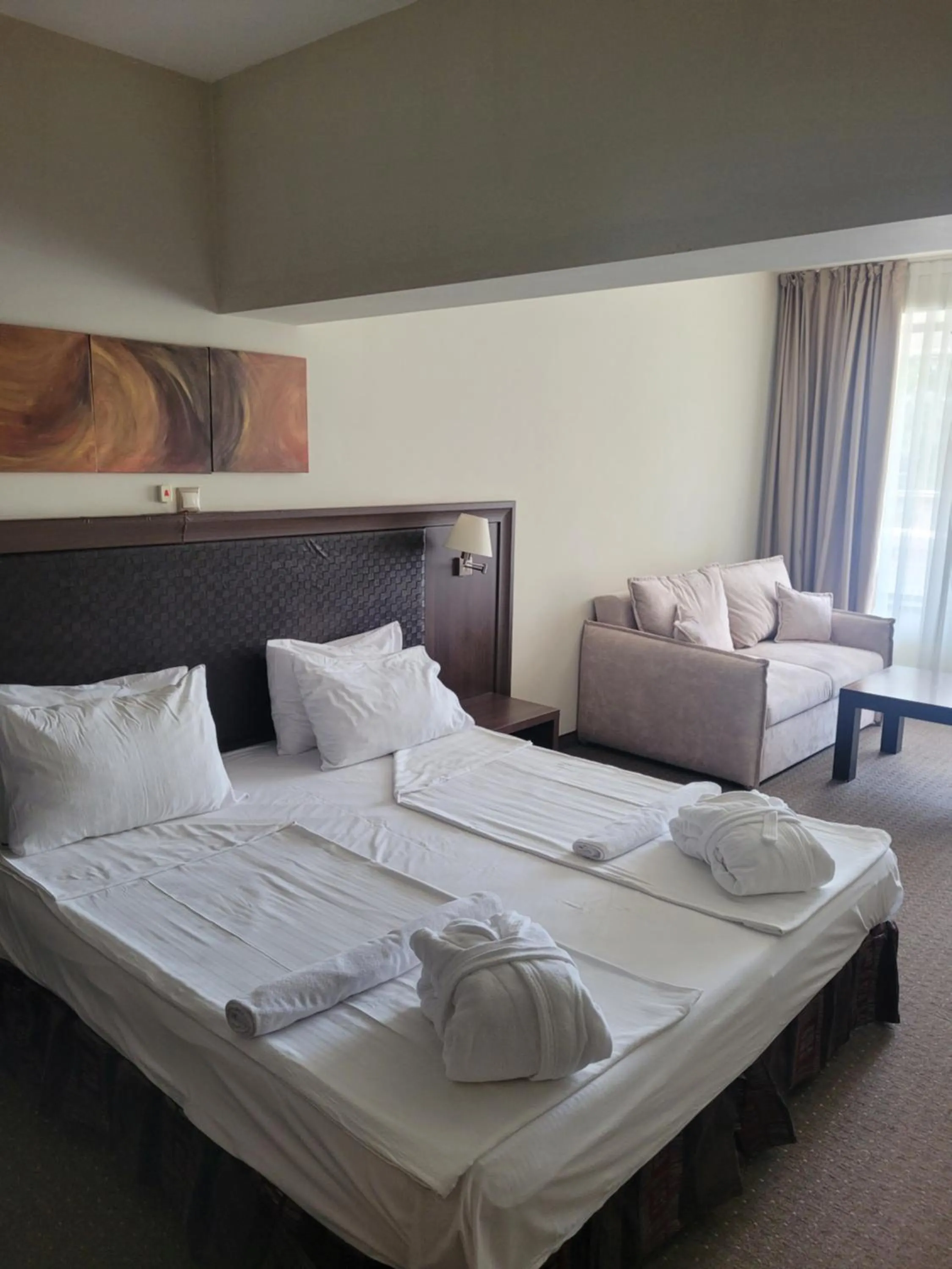 Bed in Sana Spa Hotel