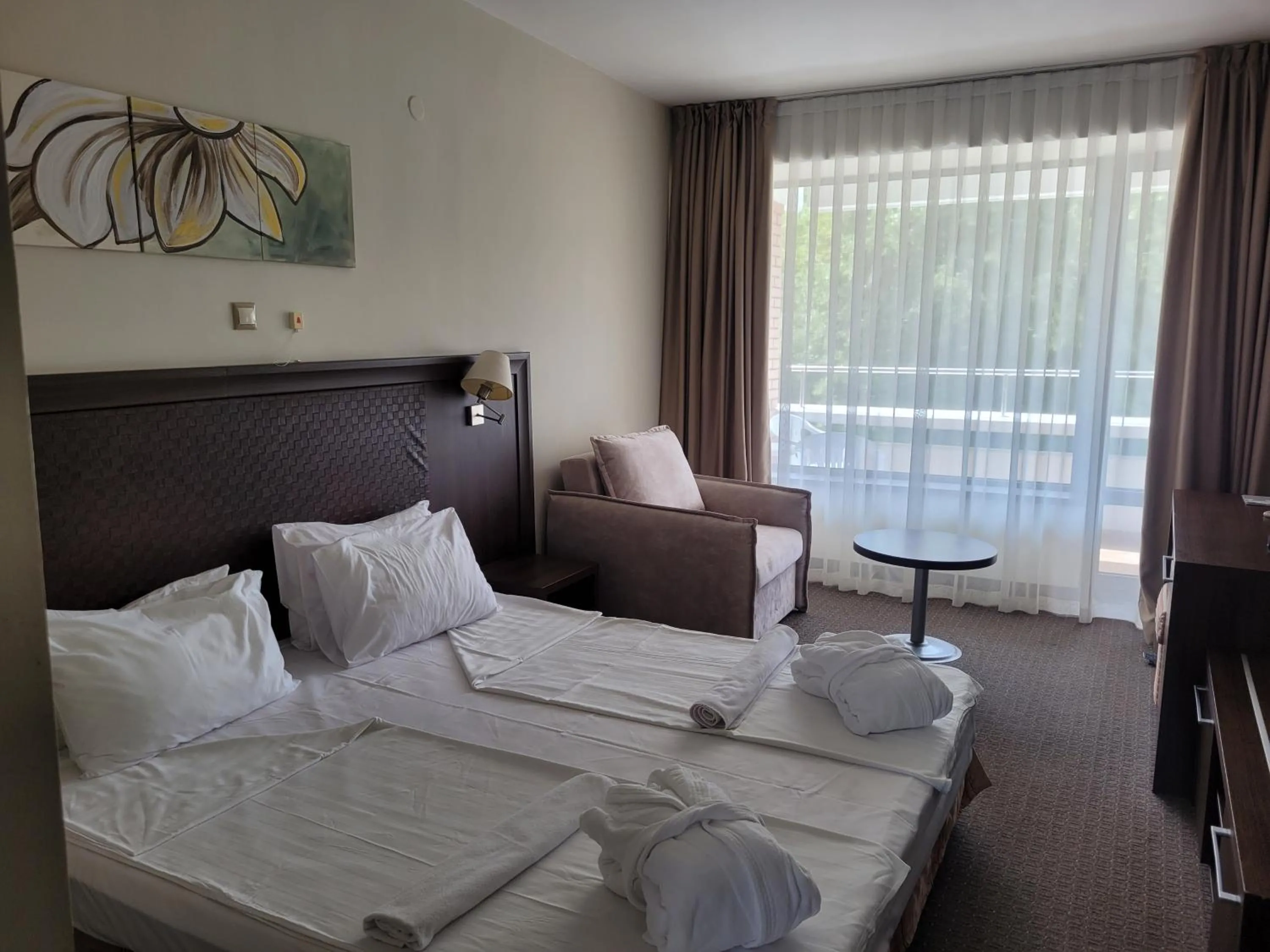 Bed in Sana Spa Hotel