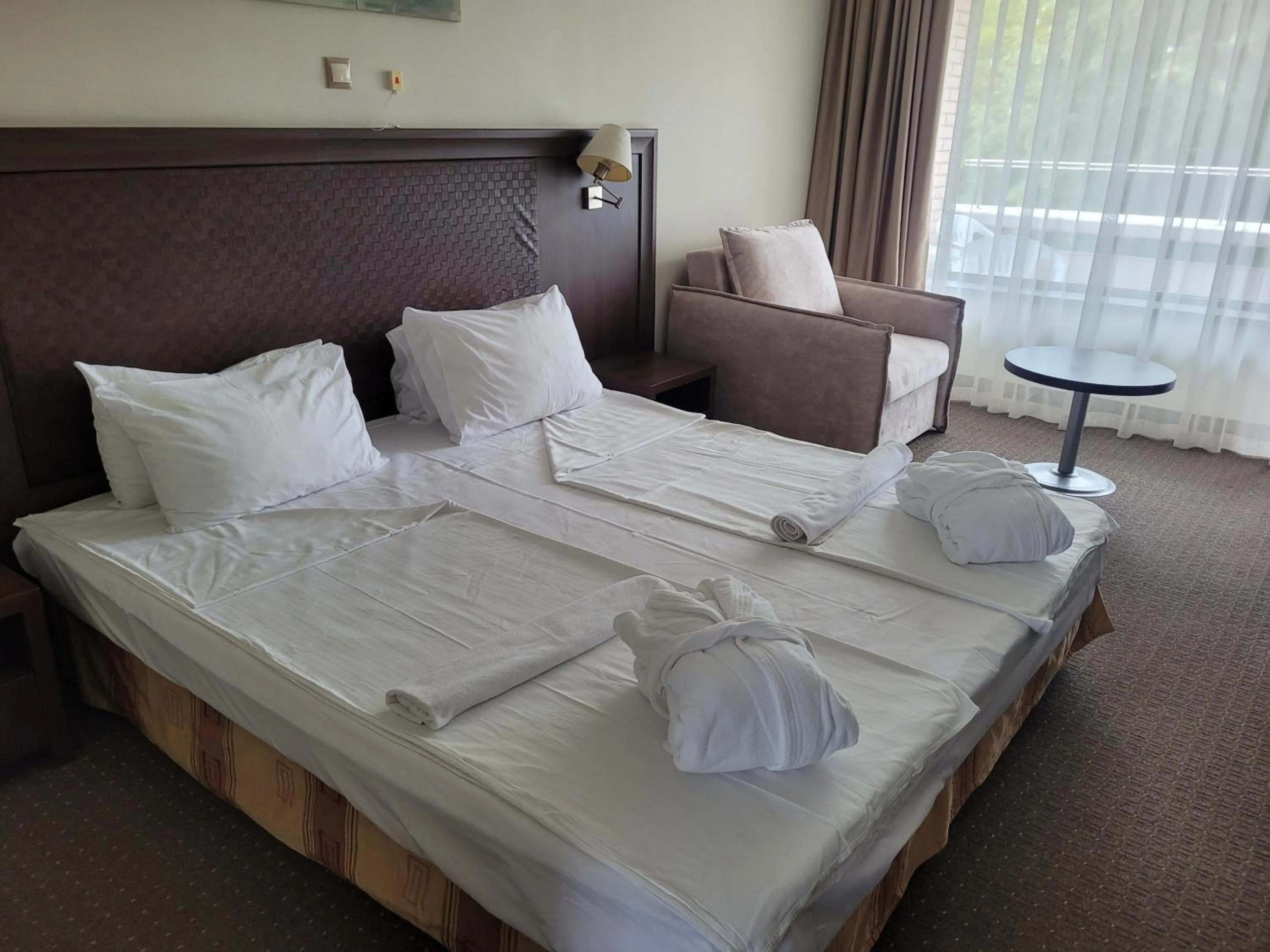 Bed in Sana Spa Hotel