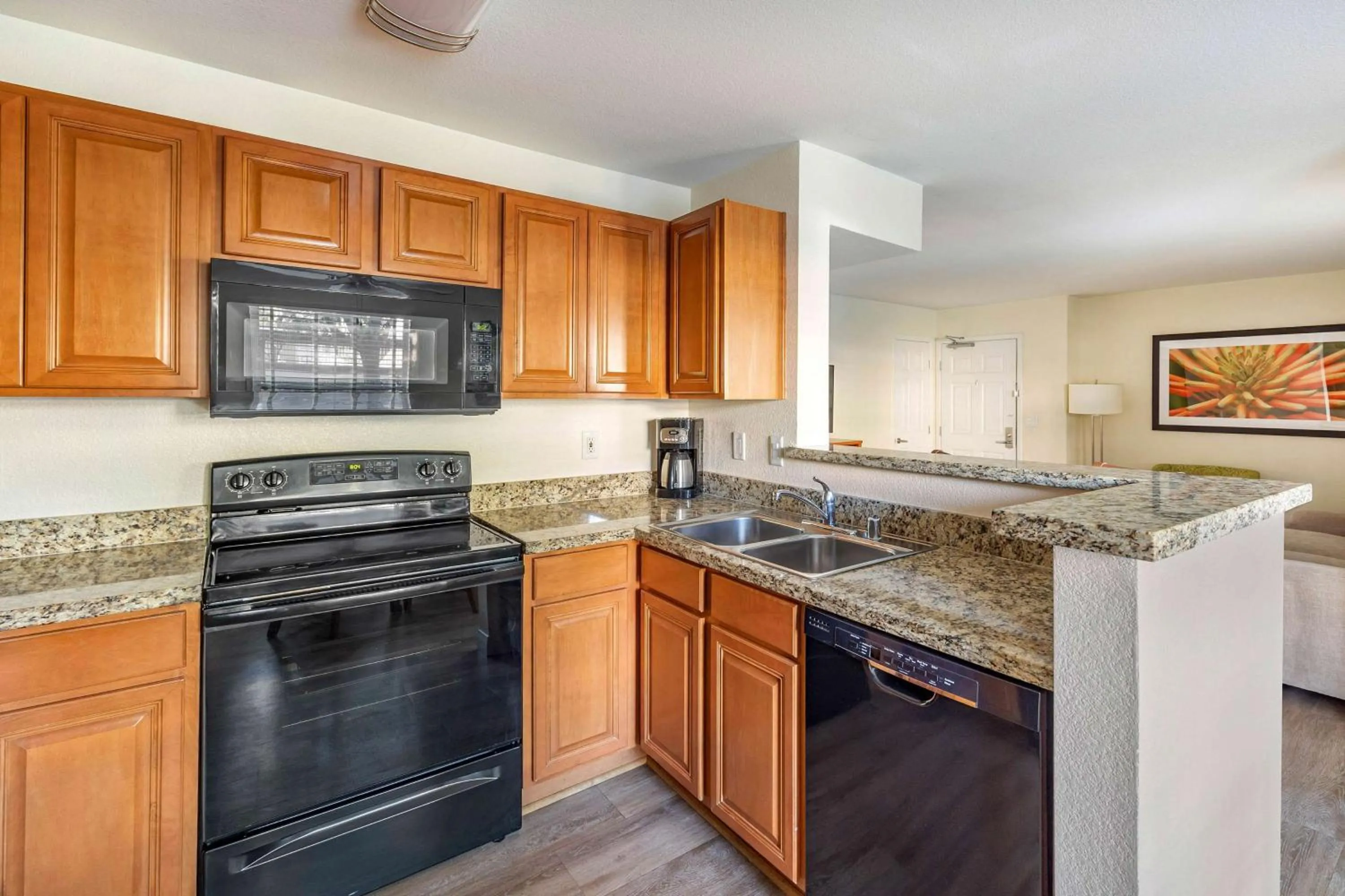 Kitchen or kitchenette in Hilton Vacation Club Desert Retreat Las Vegas