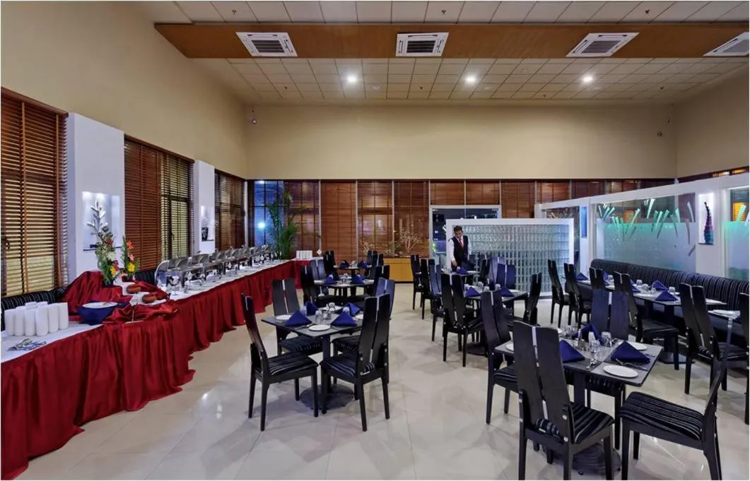 Hi 5 Hotel & Experience