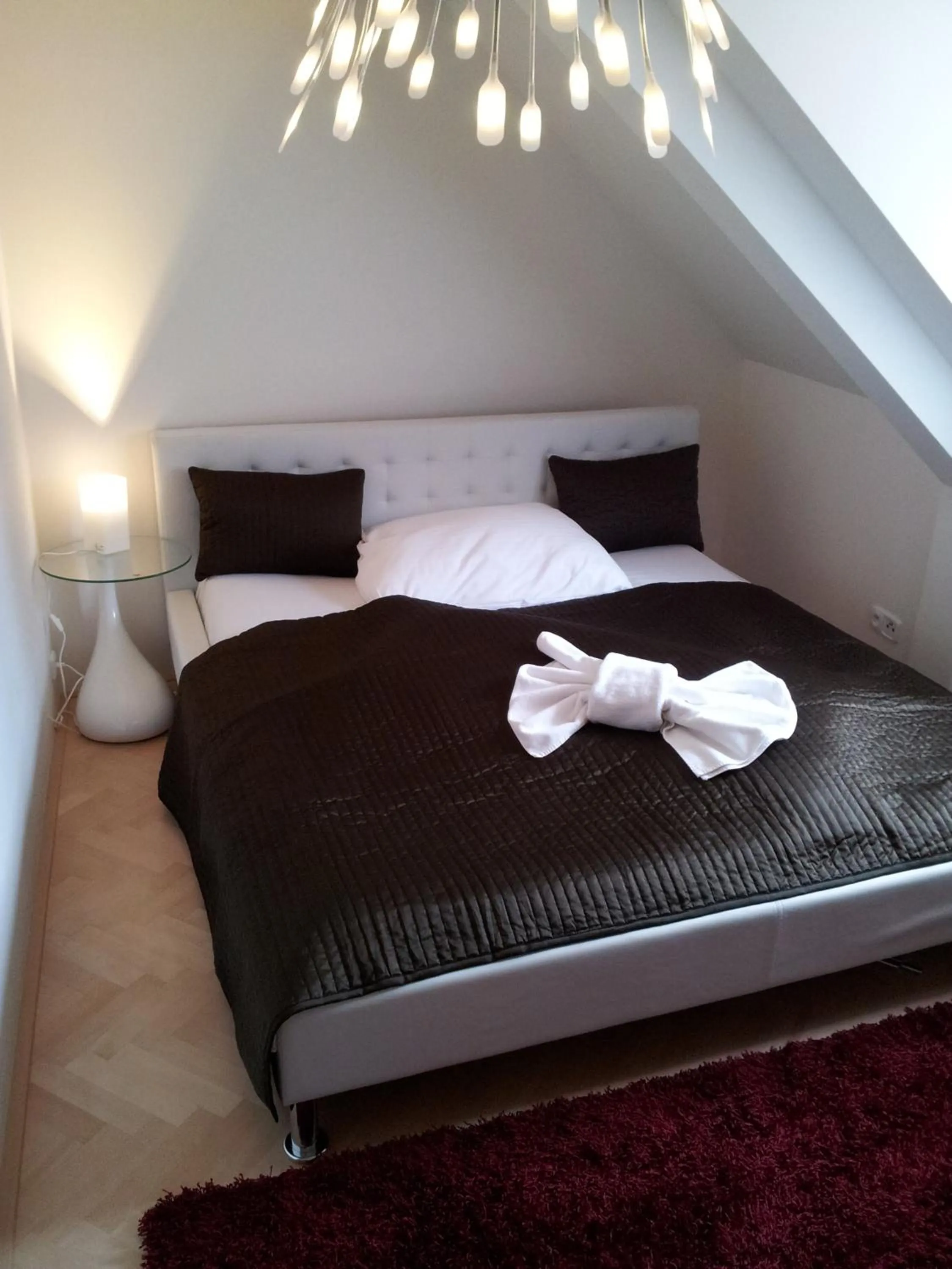 Bed in Selinor Old Town Apartments