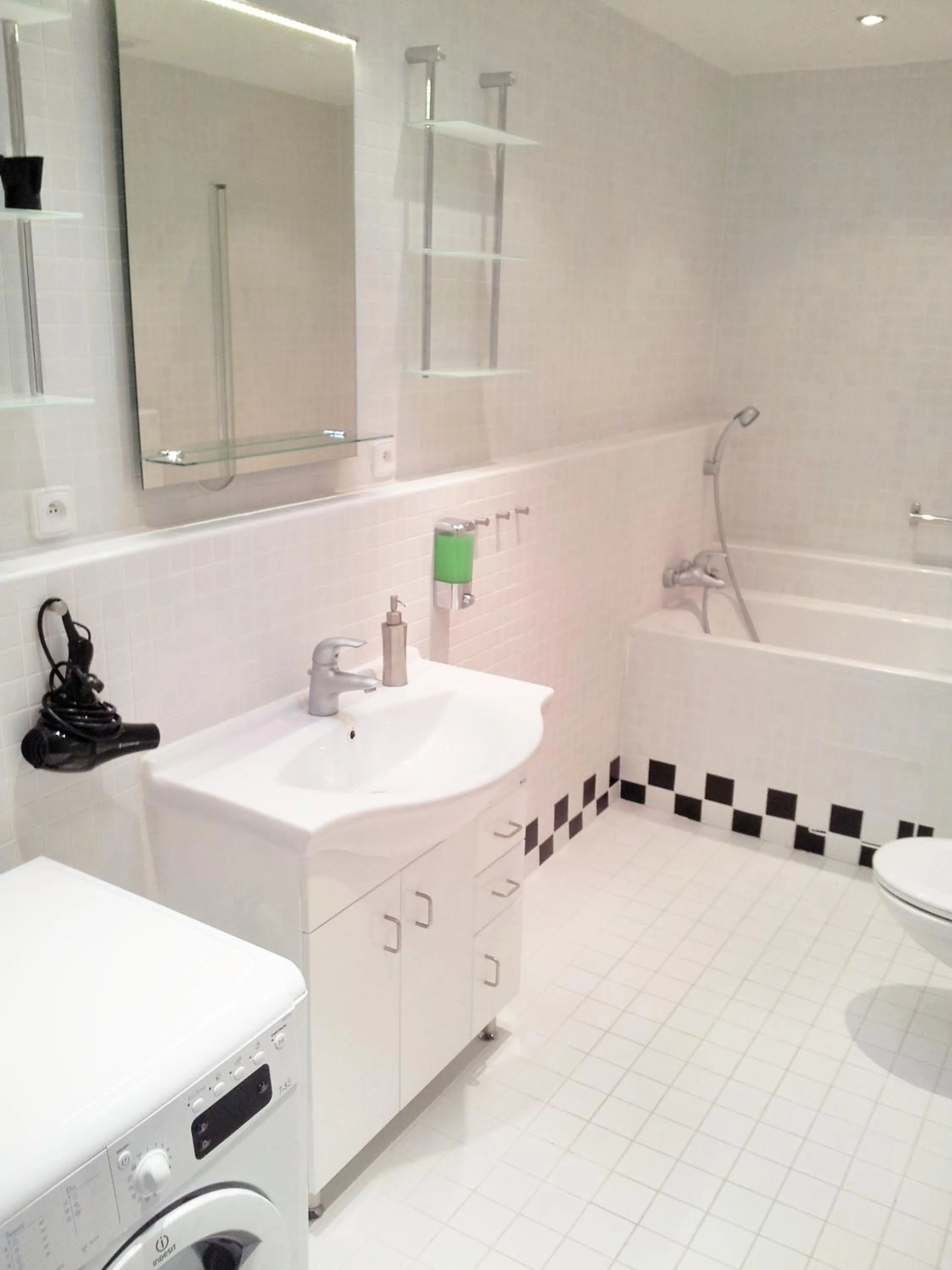 Shower in Selinor Old Town Apartments