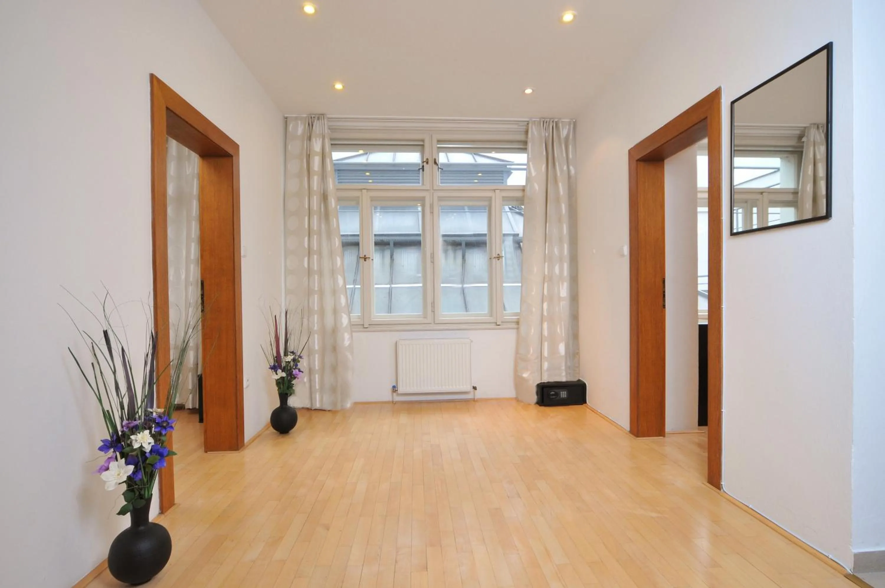 Photo of the whole room in Selinor Old Town Apartments