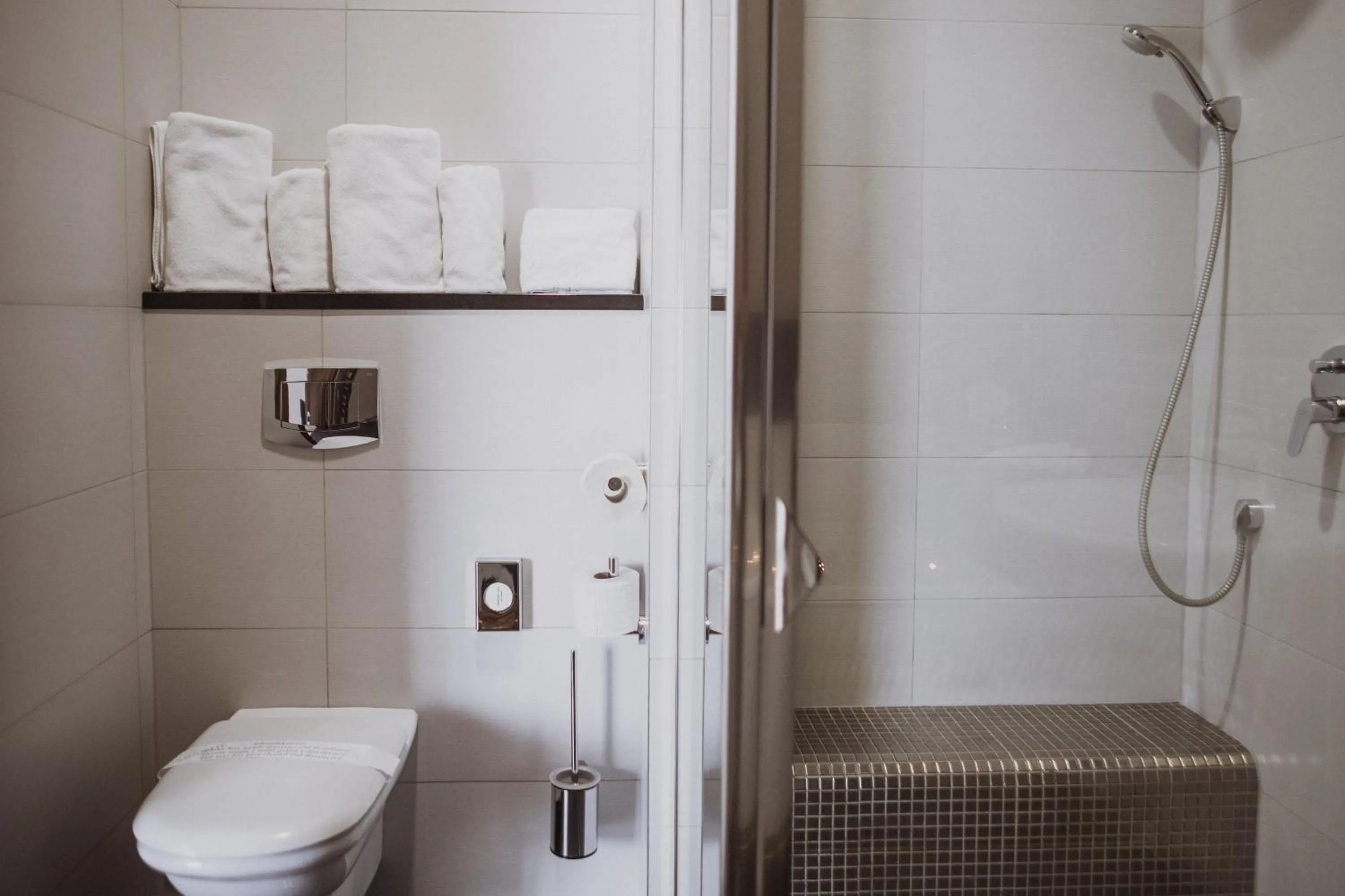 Shower in Winny Dworek