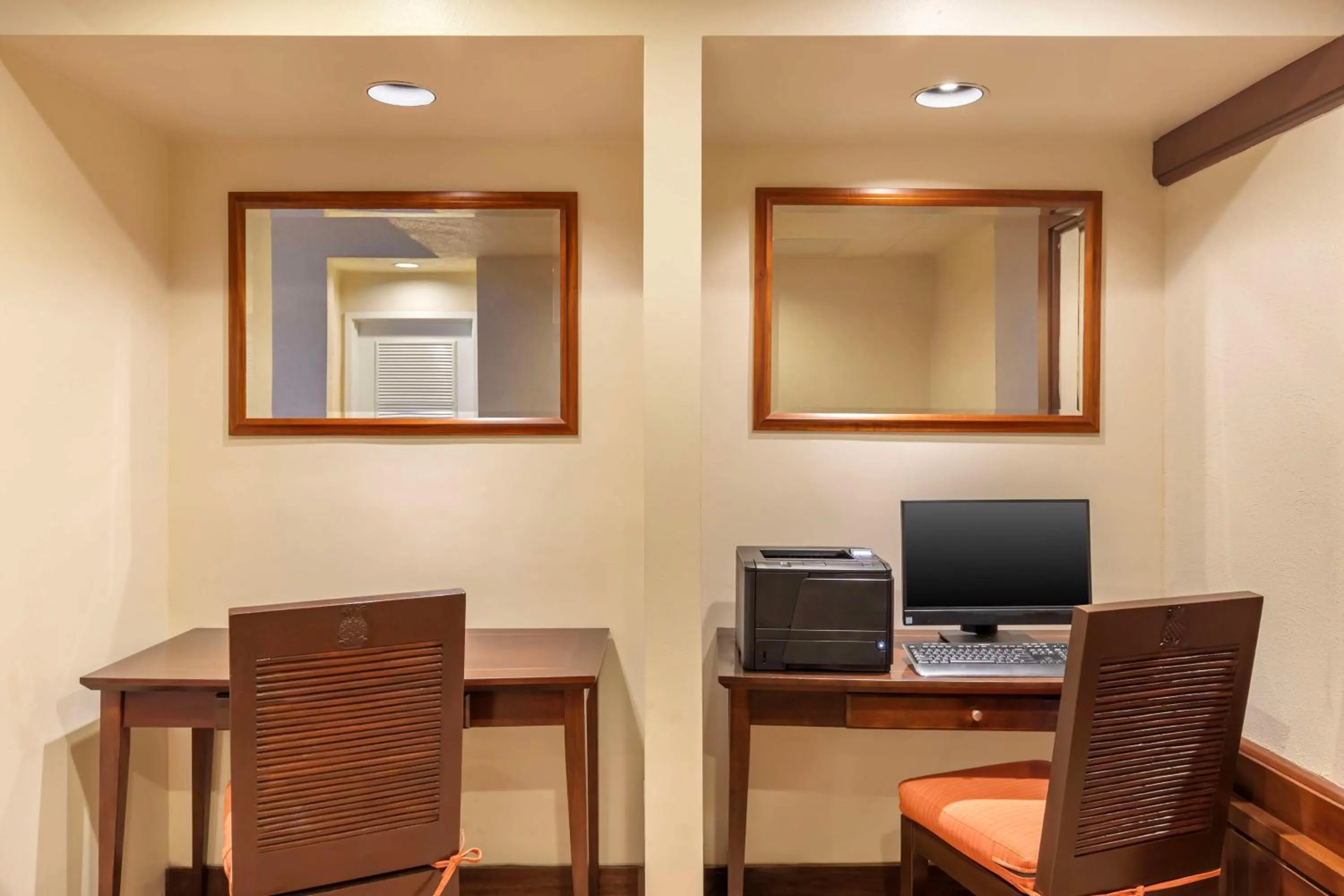 Business facilities in Hilton Vacation Club Ka'anapali Beach Maui
