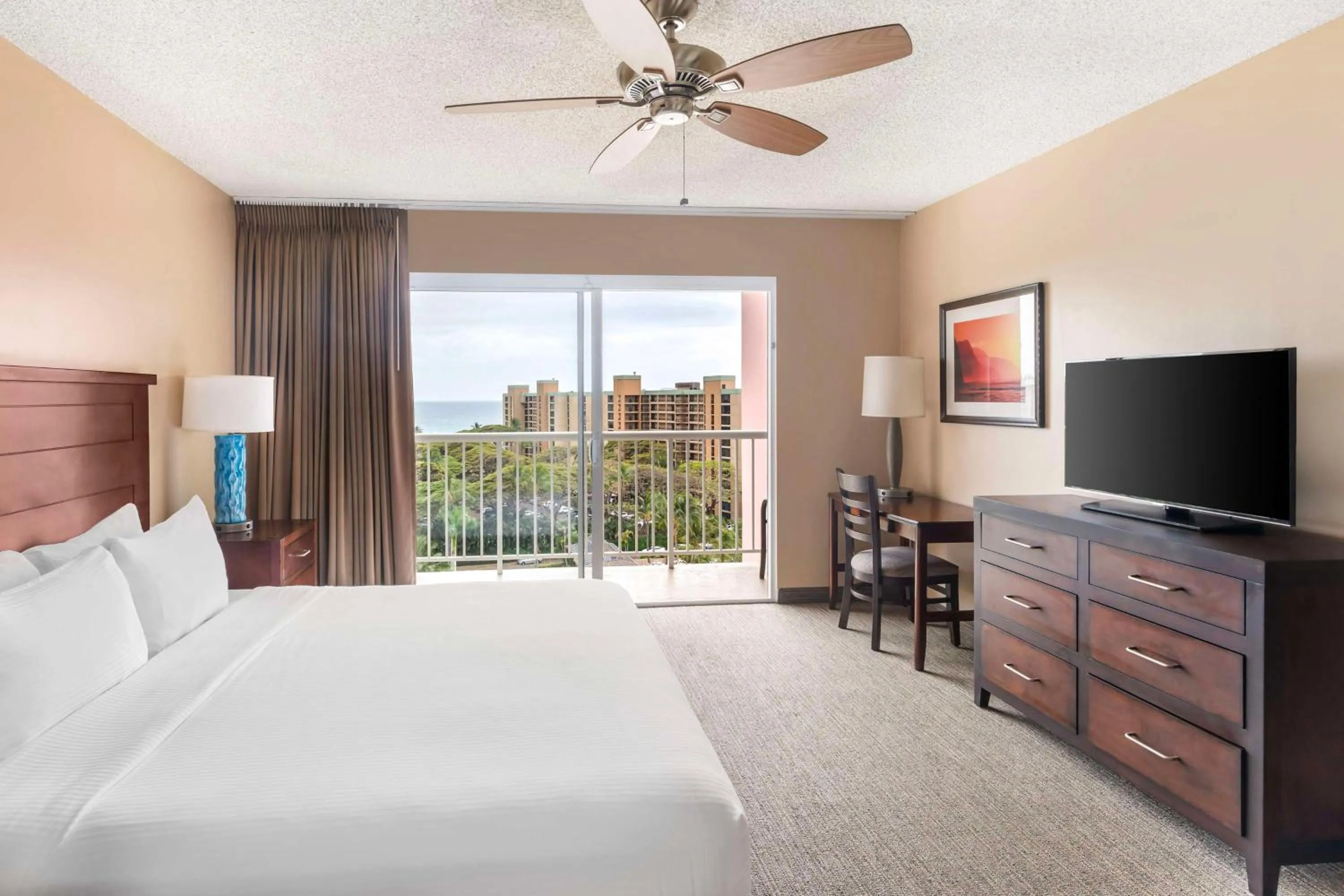 Bed in Hilton Vacation Club Ka'anapali Beach Maui