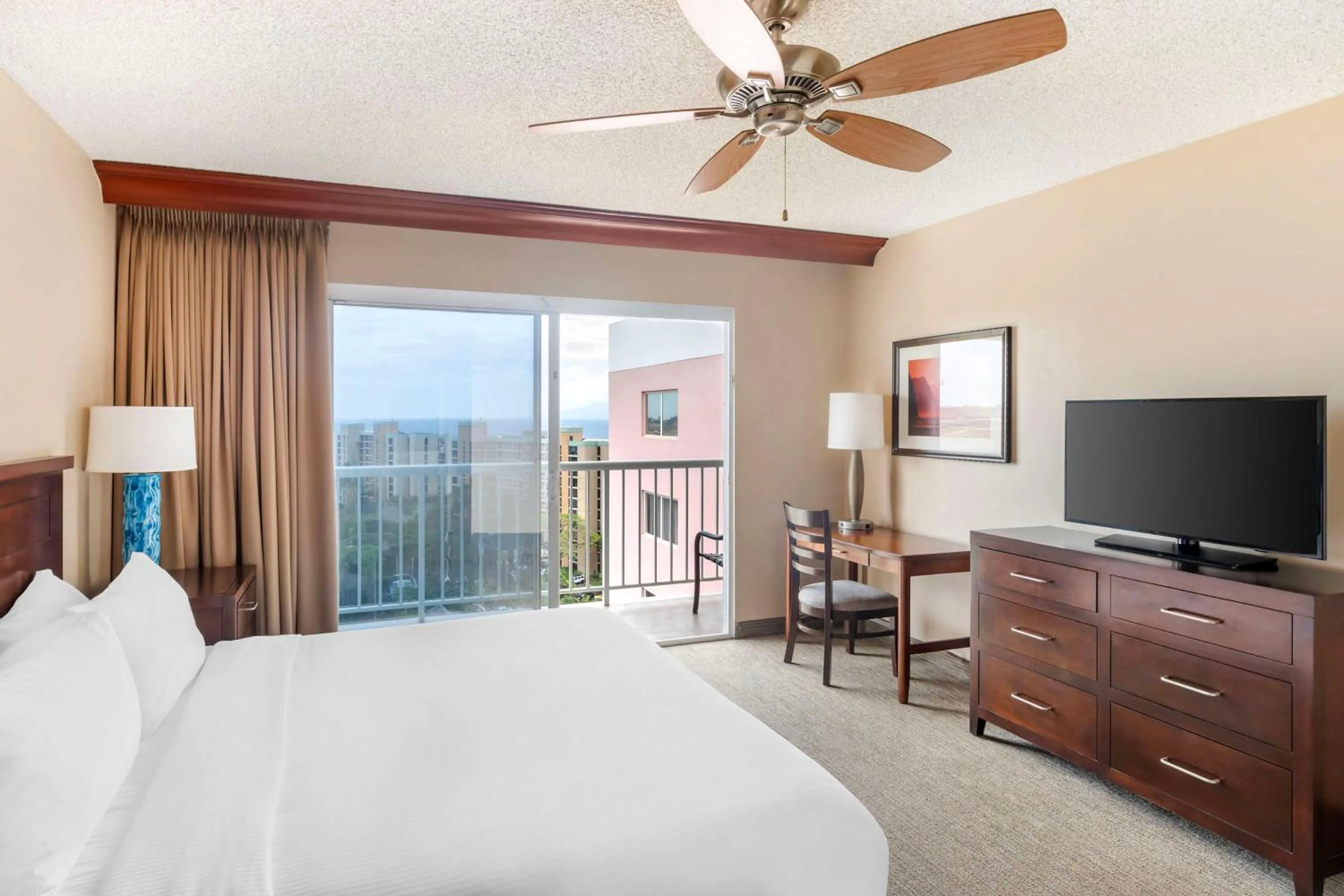 Bedroom, Bed in Hilton Vacation Club Ka'anapali Beach Maui