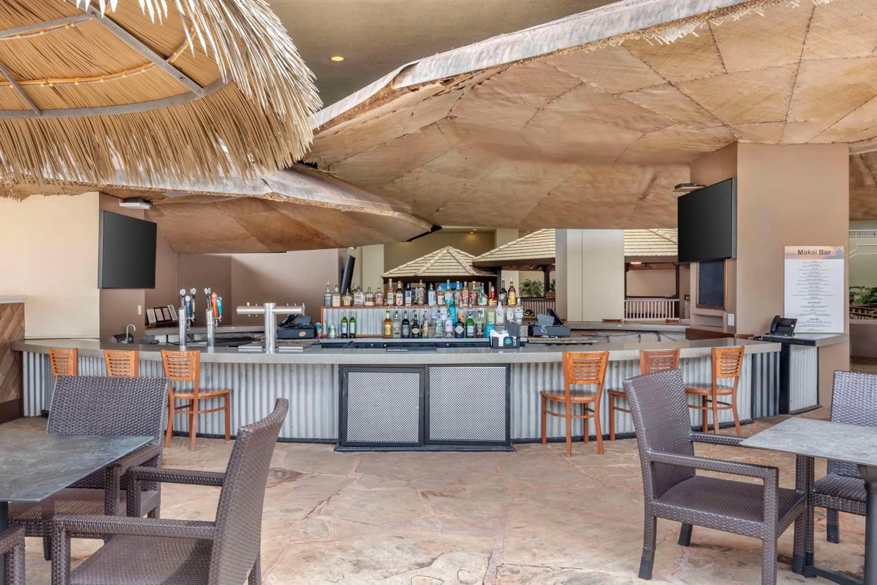 Lounge or bar in Hilton Vacation Club Ka'anapali Beach Maui Lounge or bar in Hilton Vacation Club Ka'anapali Beach Maui