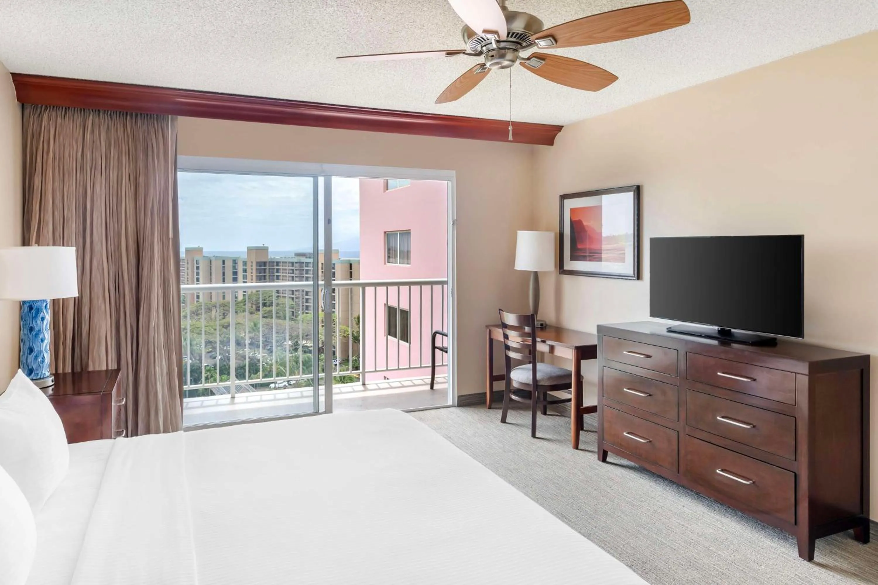 Bedroom, Bed in Hilton Vacation Club Ka'anapali Beach Maui