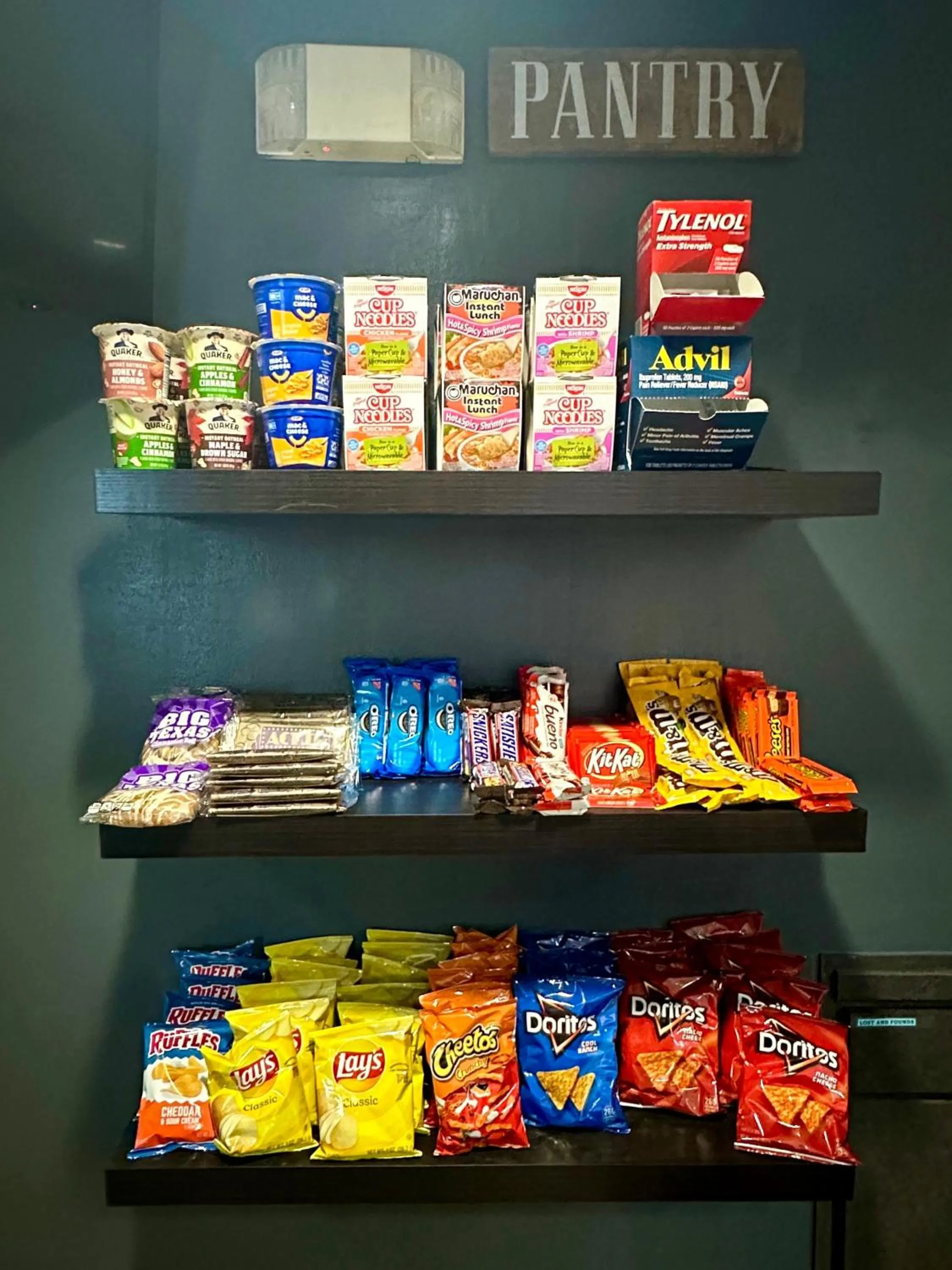 Restaurant/places to eat in OYO Townhouse Orlando West