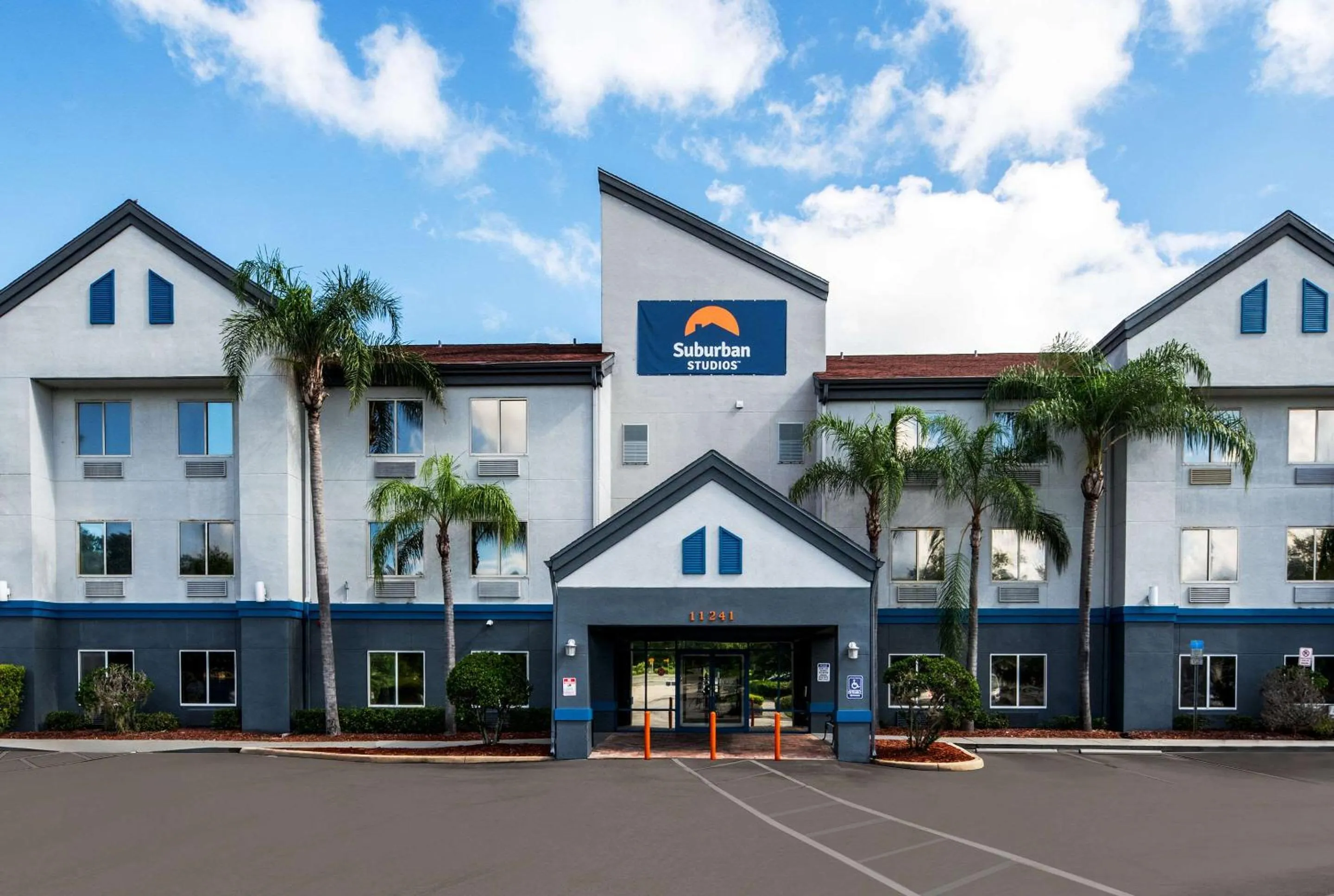 Property building in OYO Townhouse Orlando West