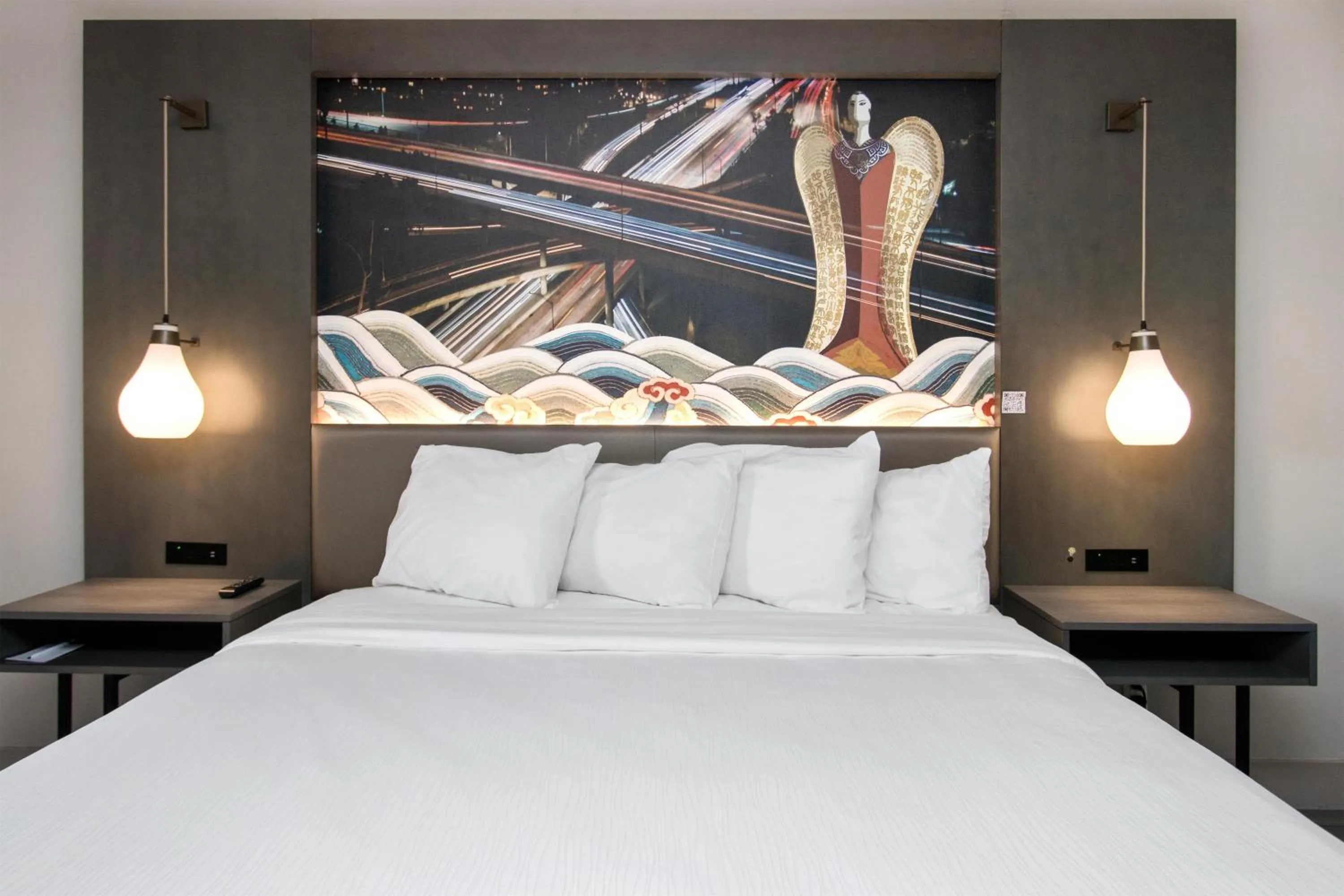 Bedroom, Bed in Aiden Los Angeles Downtown Dragon Gate Inn