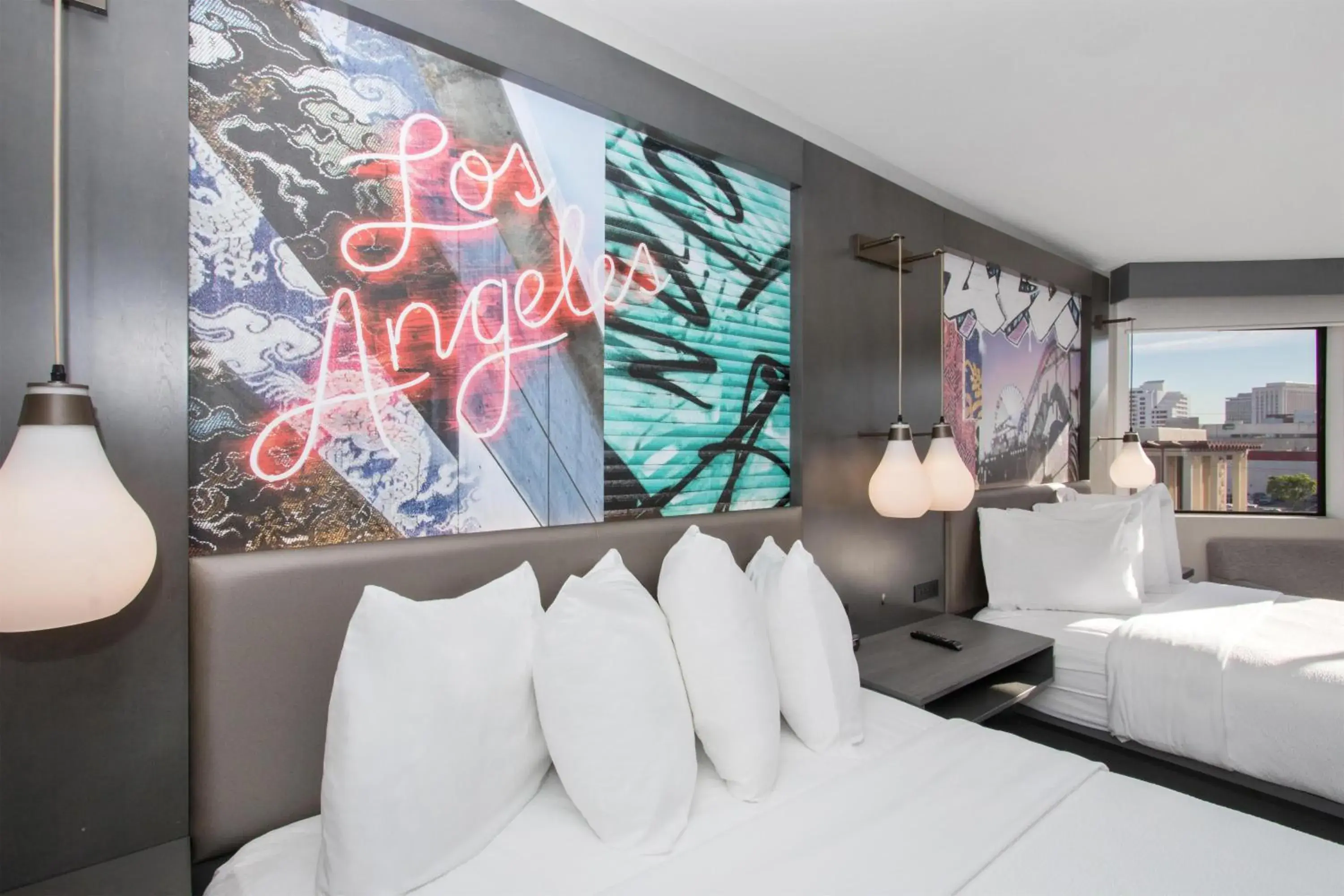 Bedroom, Bed in Aiden Los Angeles Downtown Dragon Gate Inn Bedroom, Bed in Aiden Los Angeles Downtown Dragon Gate Inn