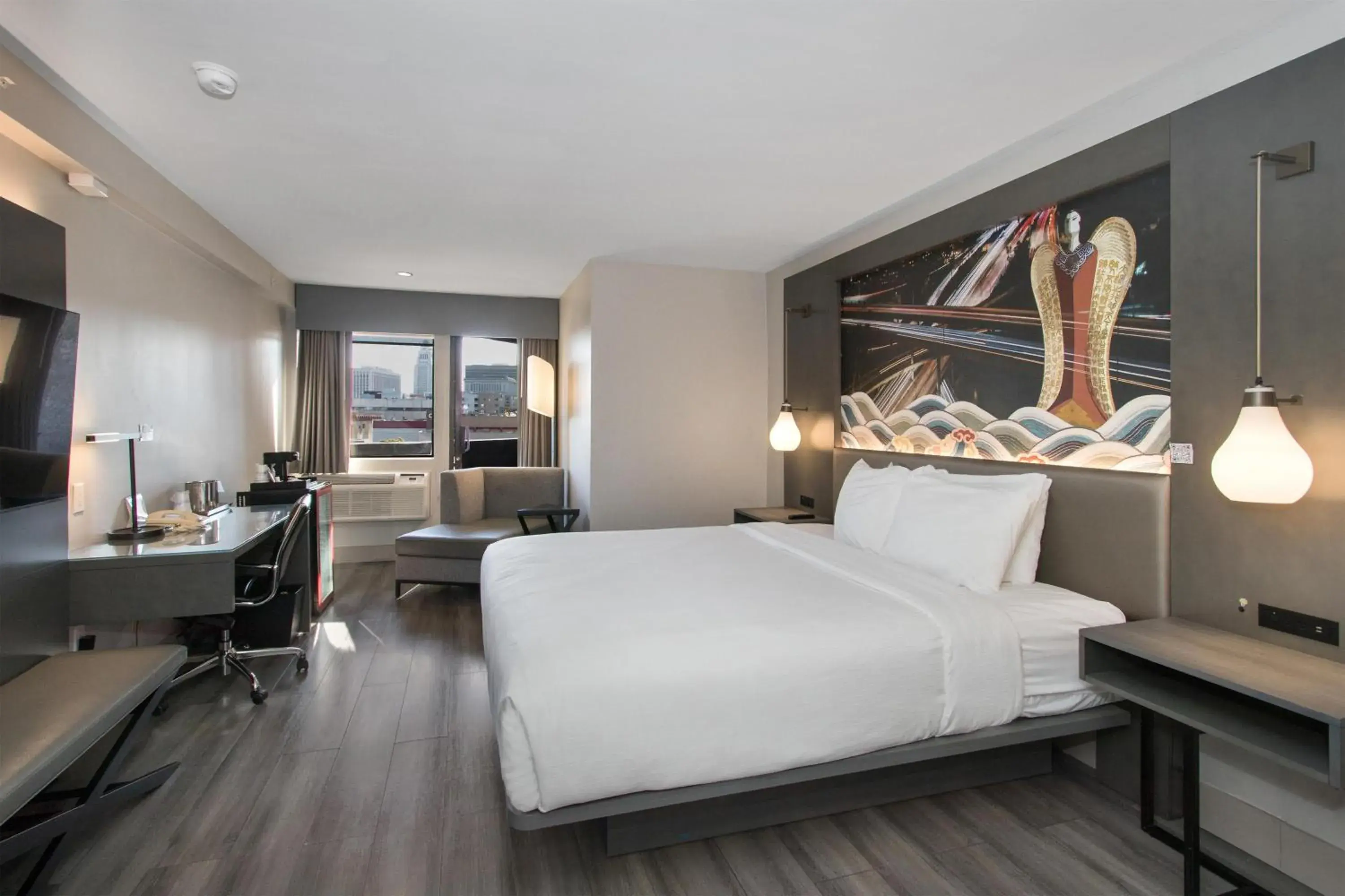 Bedroom, Bed in Aiden Los Angeles Downtown Dragon Gate Inn Bedroom, Bed in Aiden Los Angeles Downtown Dragon Gate Inn