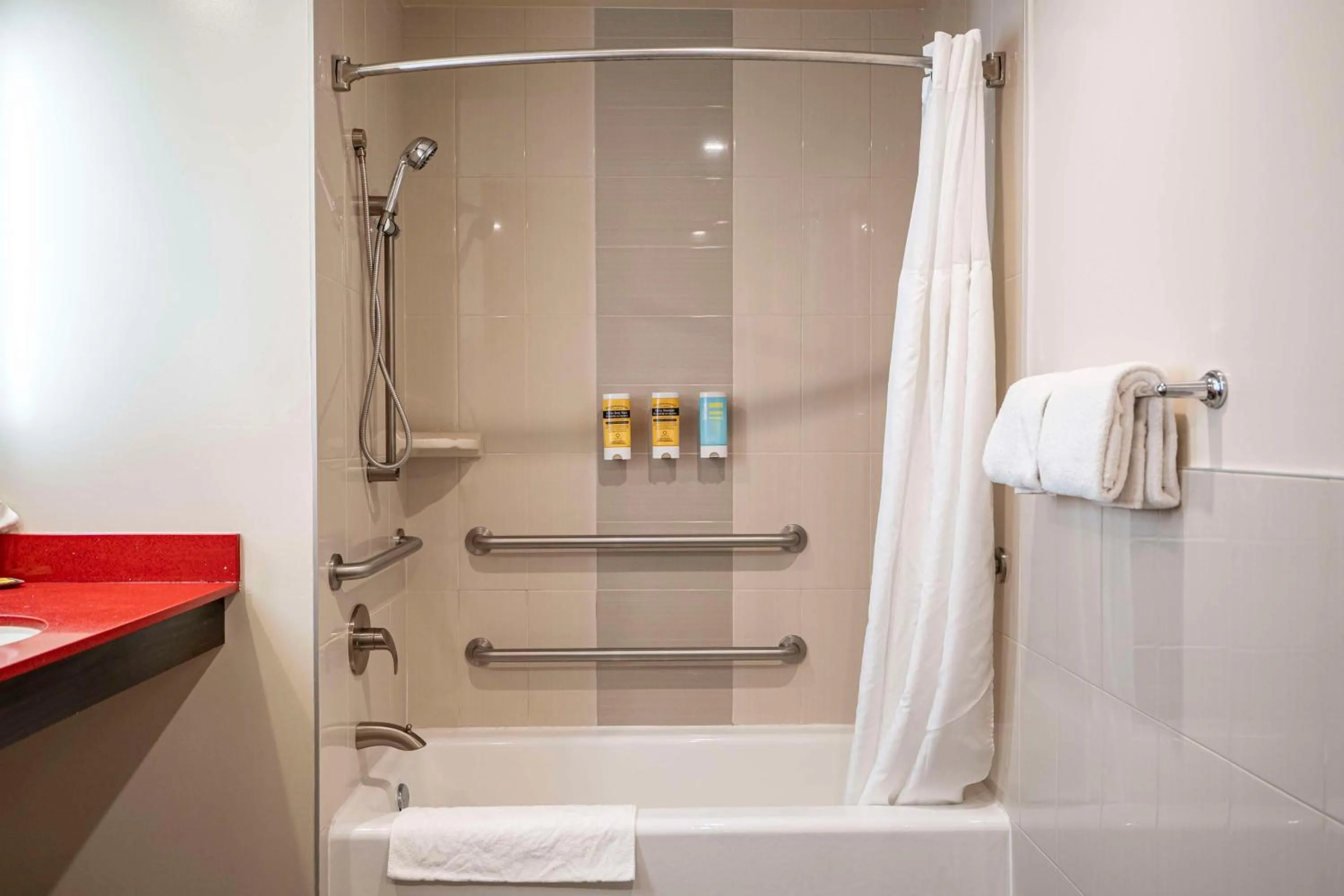 Bathroom in Aiden Los Angeles Downtown Dragon Gate Inn