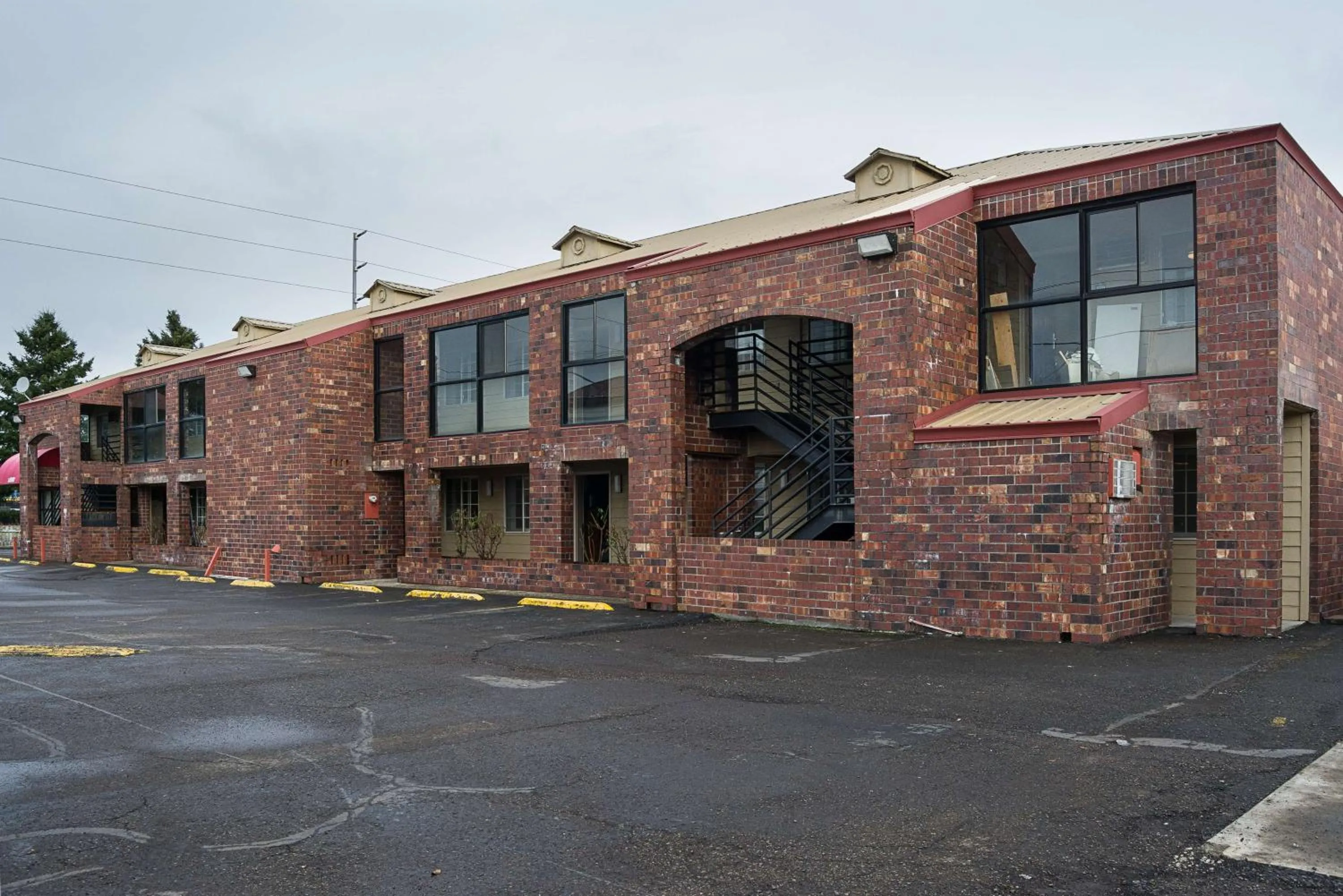 Property building in Motel 6-Canby, OR