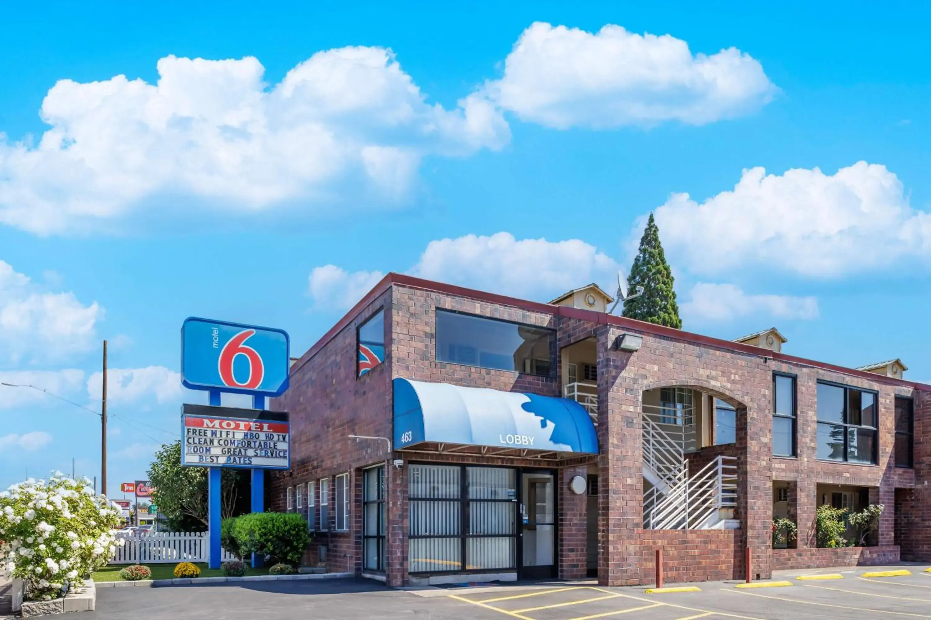 Property building in Motel 6-Canby, OR Property building in Motel 6-Canby, OR