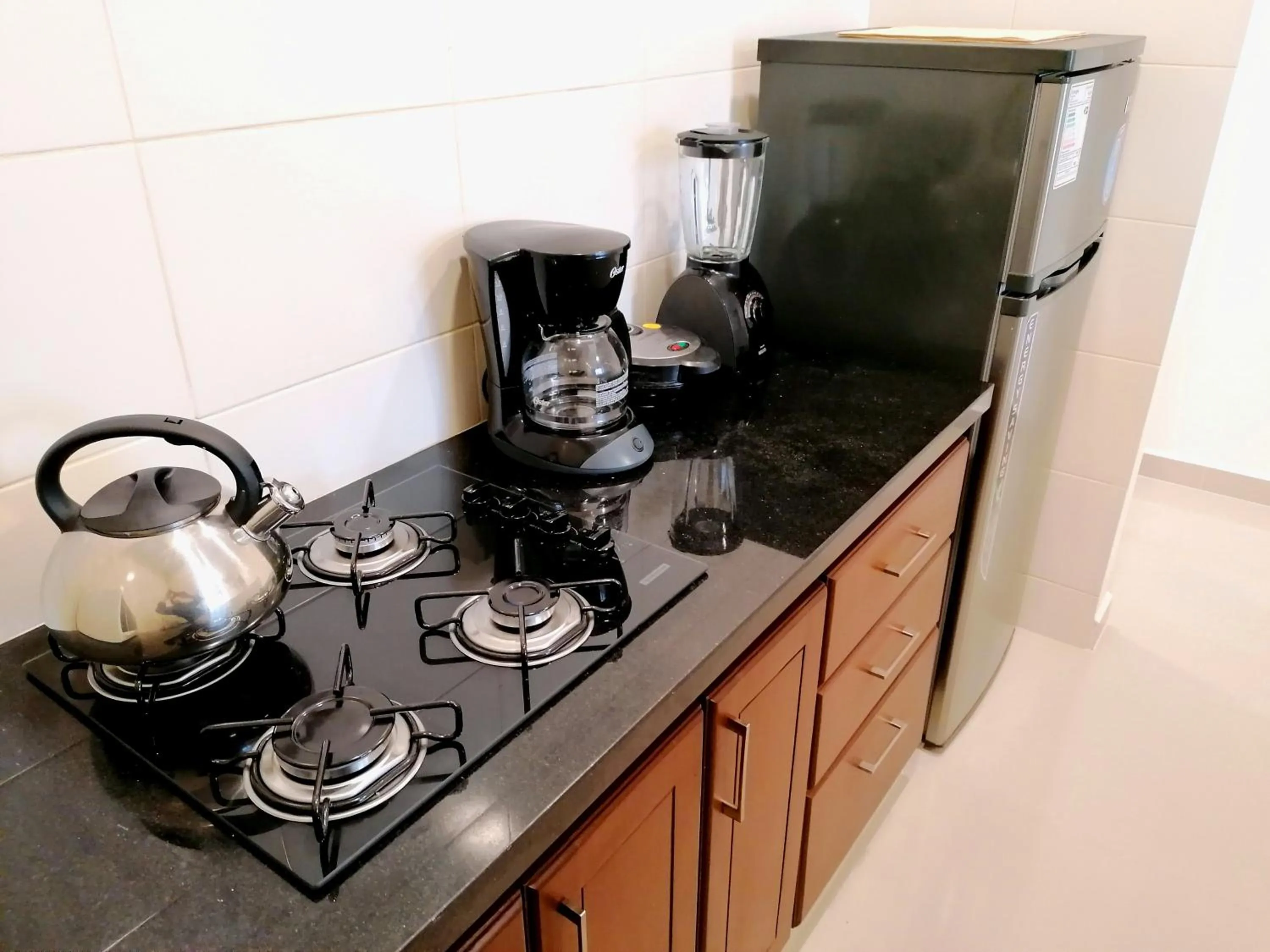 Coffee/tea facilities in Premium Suites Deluxe Aparthotel Equipetrol