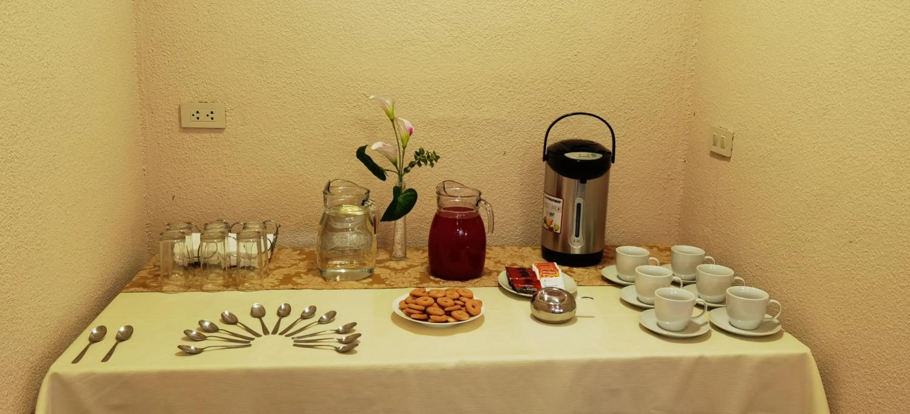 Meeting/conference room in Premium Suites Deluxe Aparthotel Equipetrol