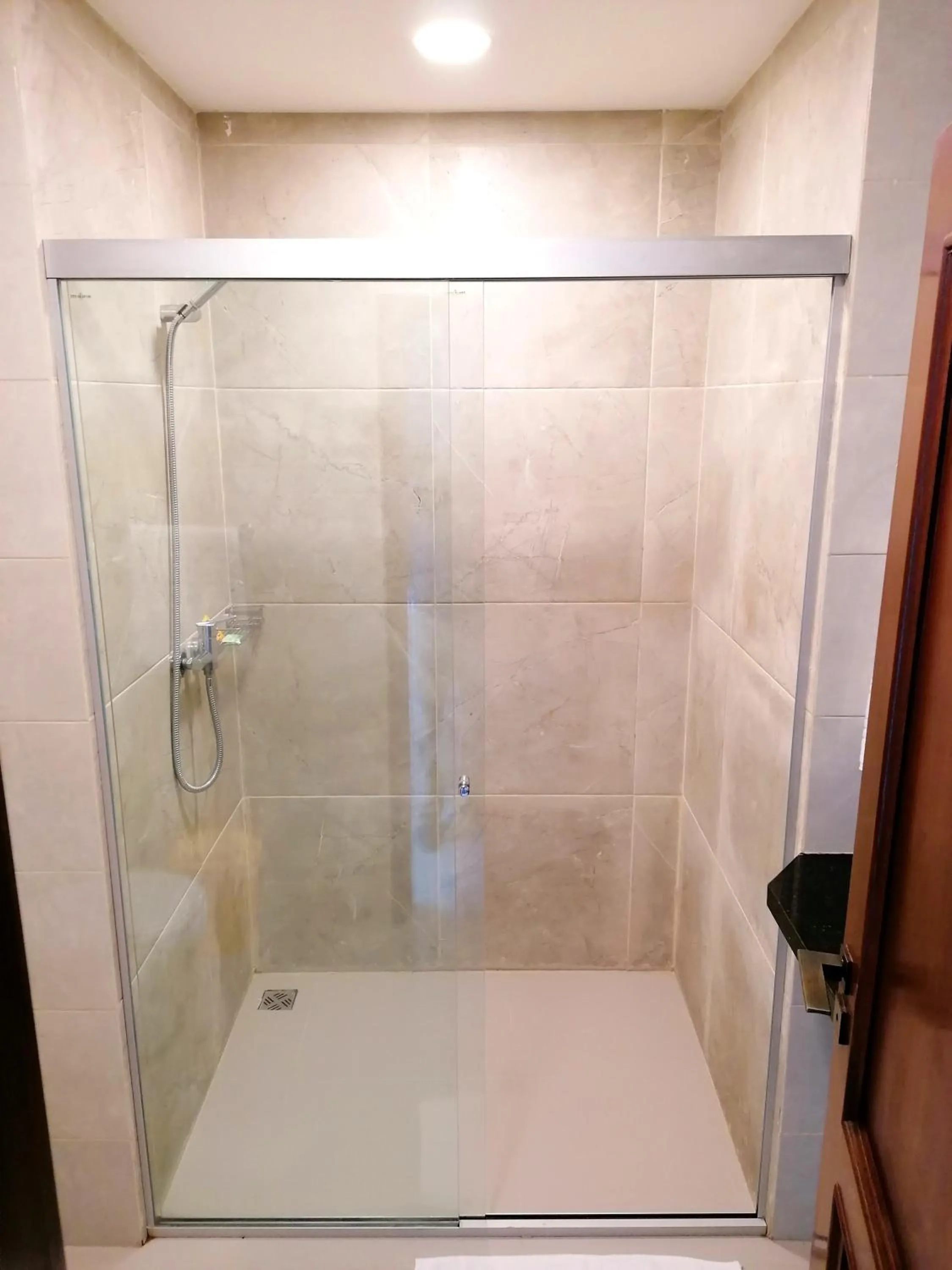 Bathroom in Premium Suites Deluxe Aparthotel Equipetrol