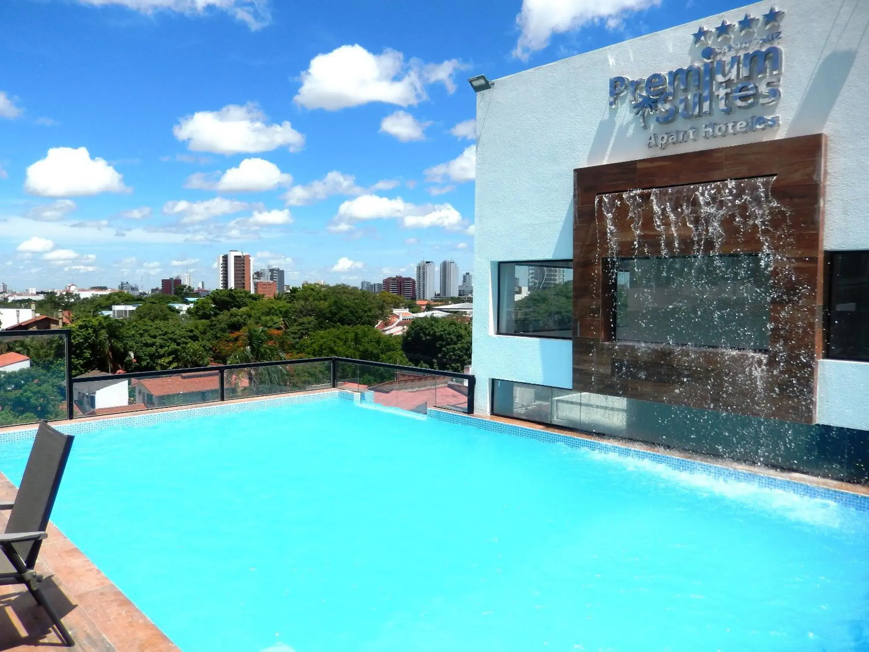 Pool view in Premium Suites Deluxe Aparthotel Equipetrol Pool view in Premium Suites Deluxe Aparthotel Equipetrol