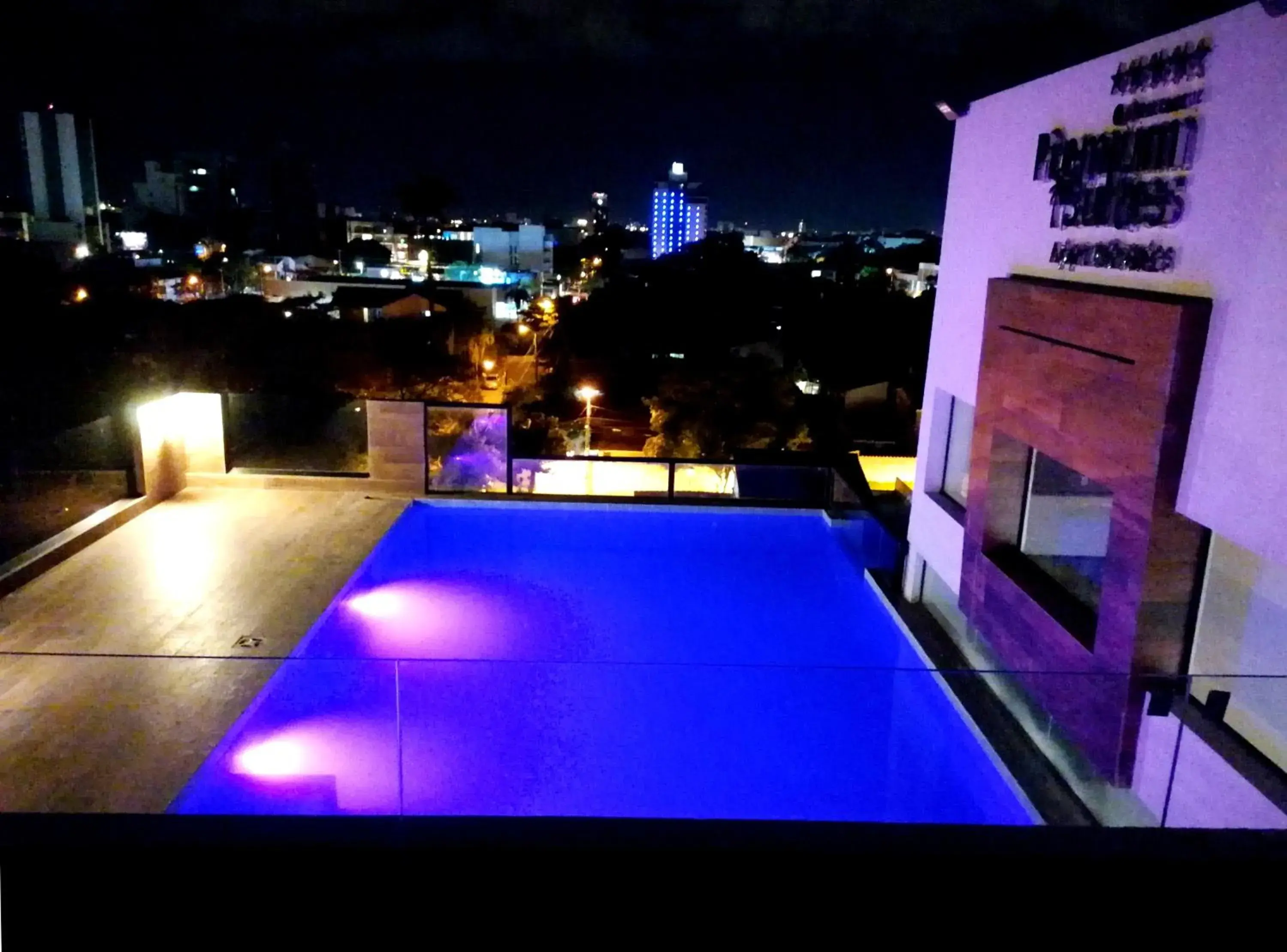 Property building in Premium Suites Deluxe Aparthotel Equipetrol Property building in Premium Suites Deluxe Aparthotel Equipetrol